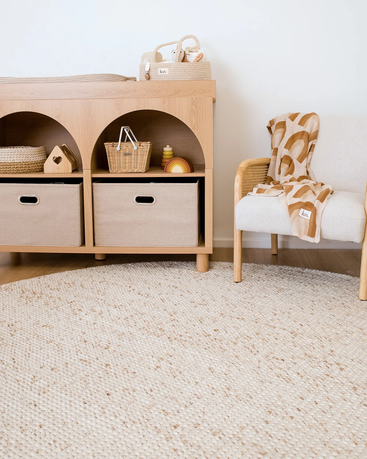 Indya Marbled Cream and Beige Chunky Wool Round Rug - Image 5