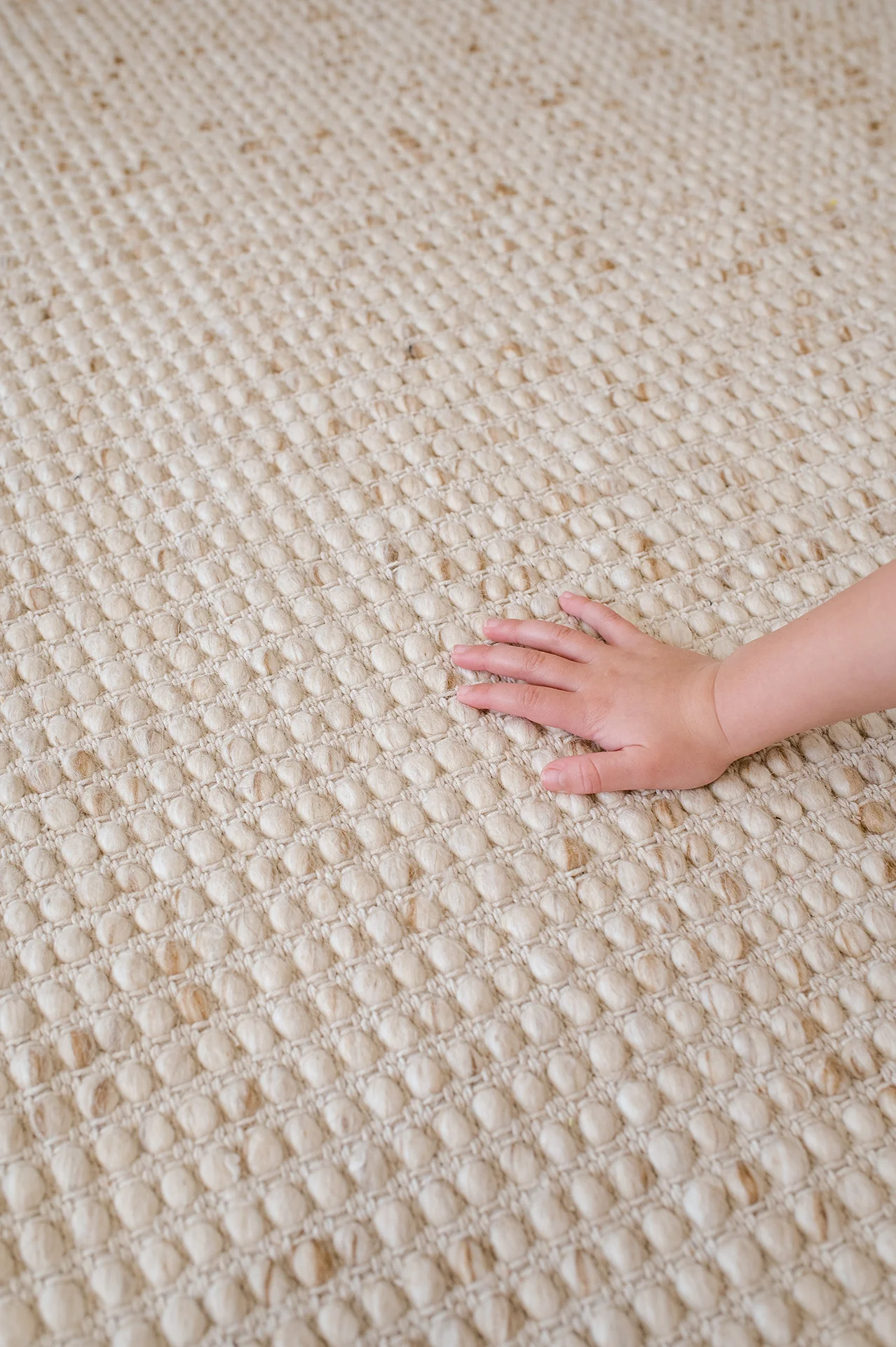 Indya Marbled Cream and Beige Chunky Wool Round Rug - Image 7