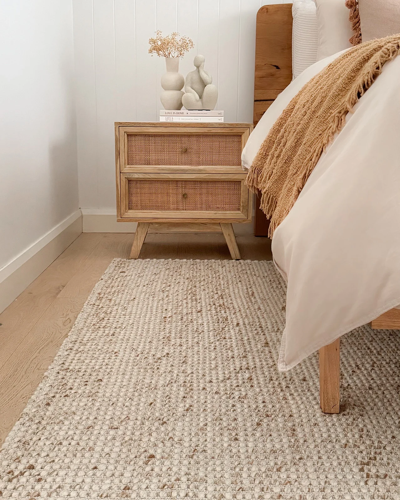 Indya Marbled Cream and Beige Chunky Wool Rug - Image 2