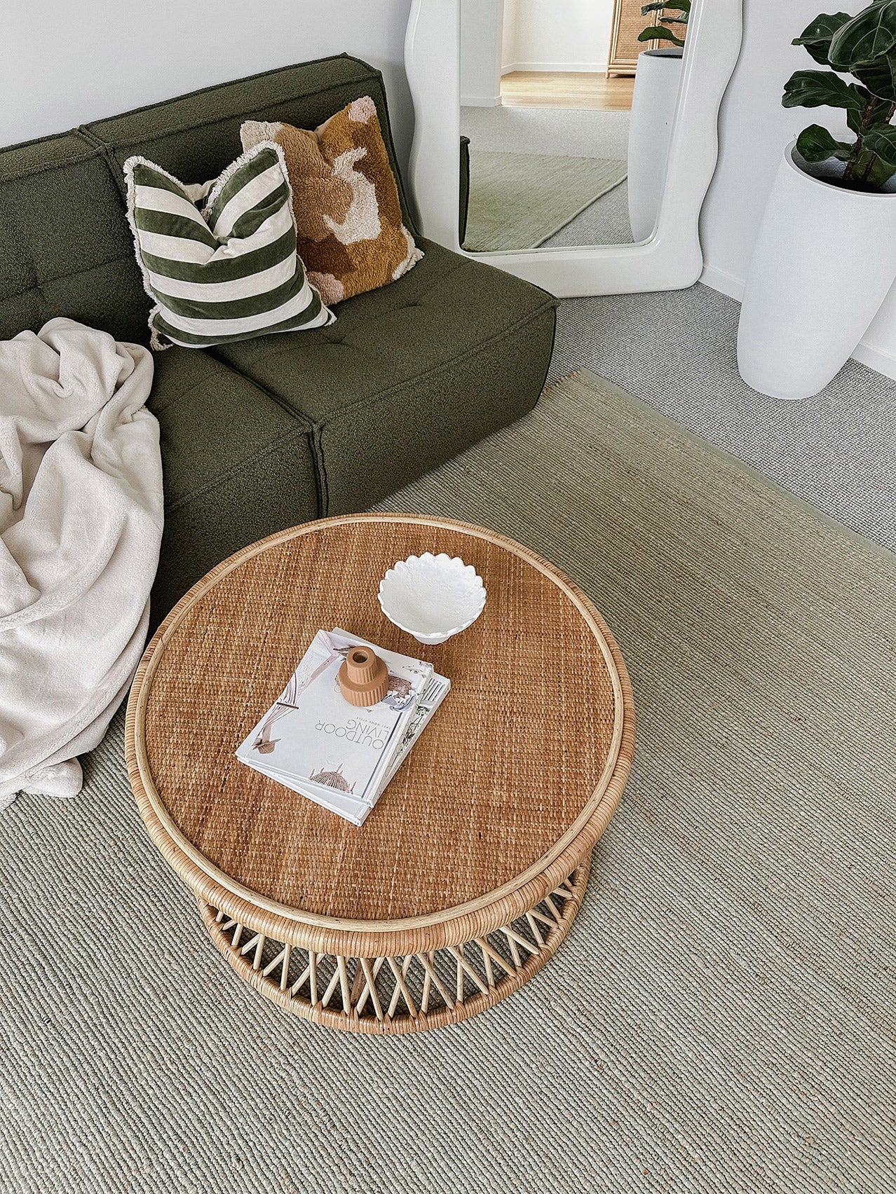 Ishani Green Flatweave Jute and Cotton Rug - Image 5