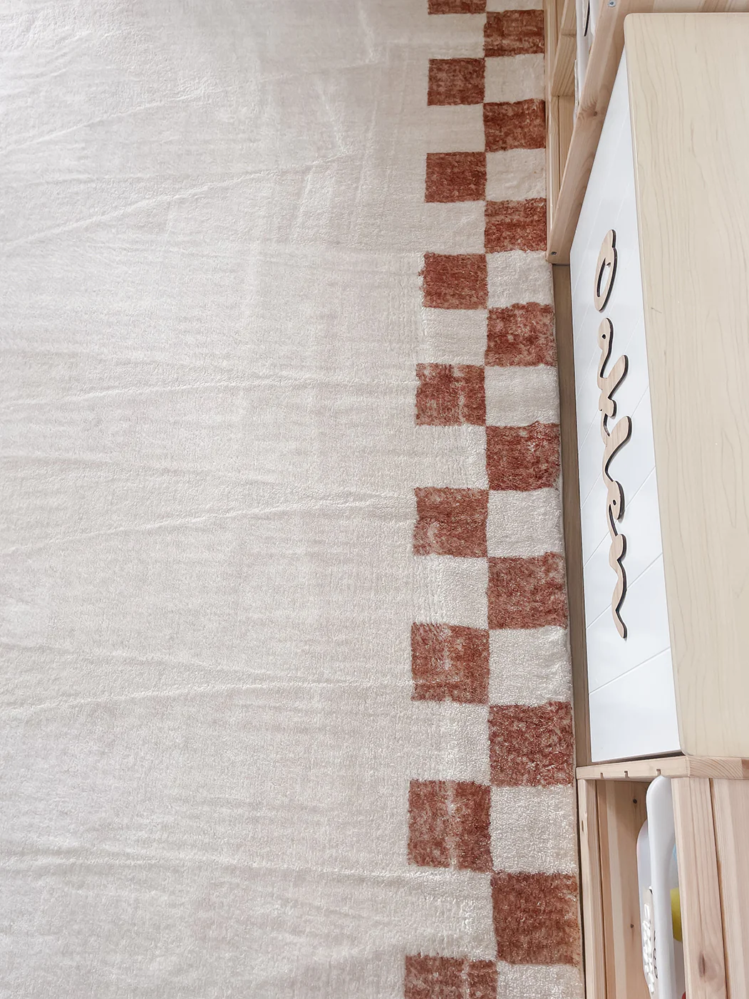 Isi Rust Brown Checkered Border Washable Rug - Image 5