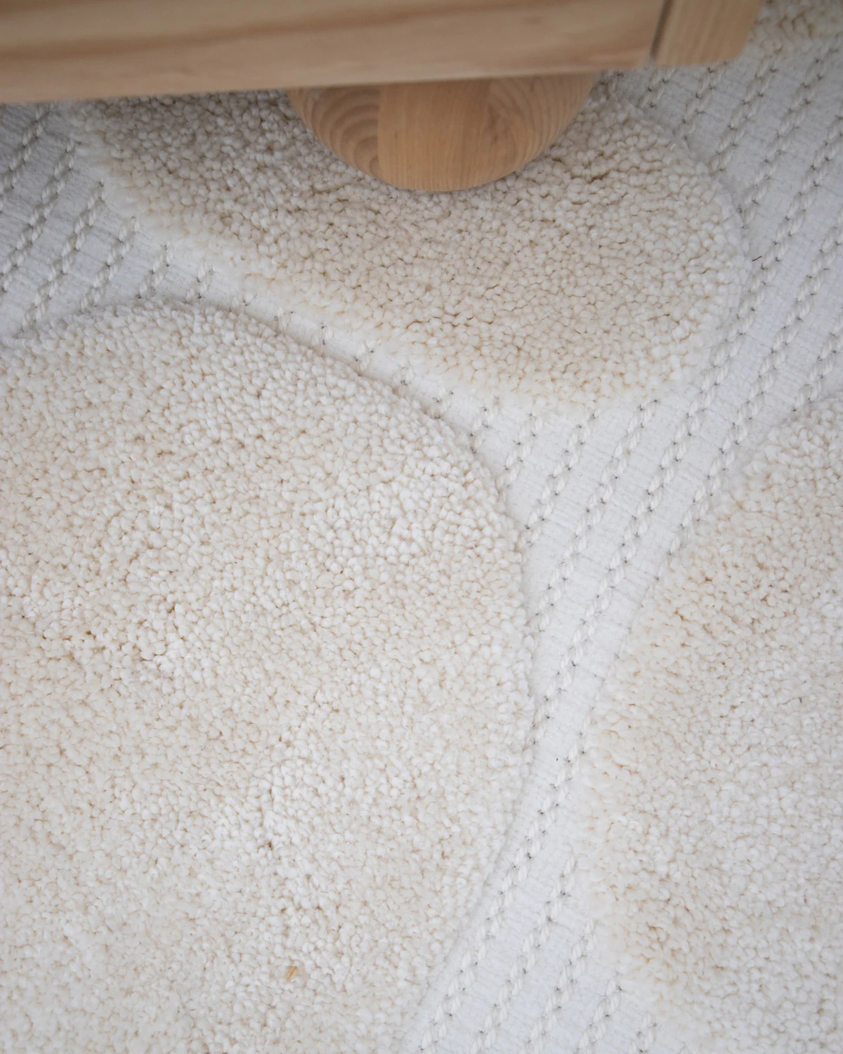 Jacinta Ivory Abstract Round Rug - Image 4