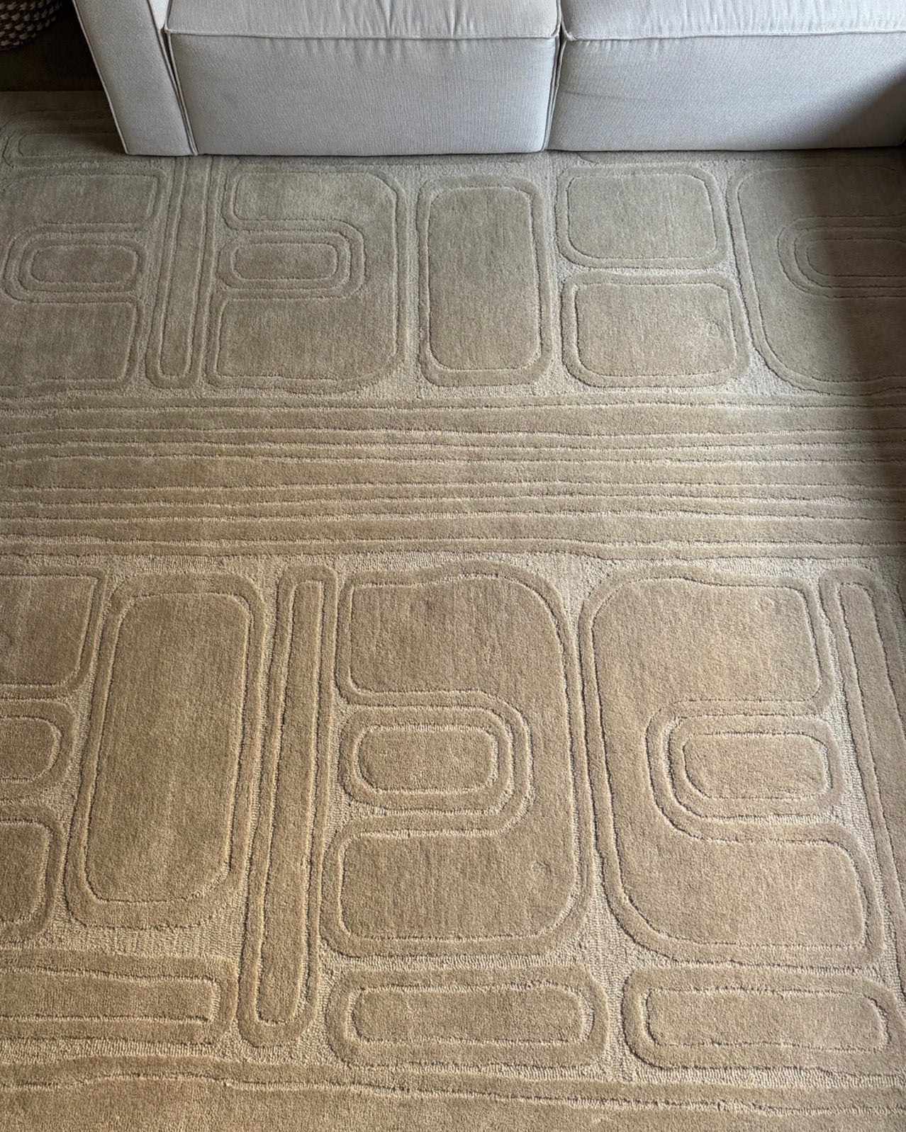 Jafina Beige Abstract Hand-Tufted Rug - Image 11