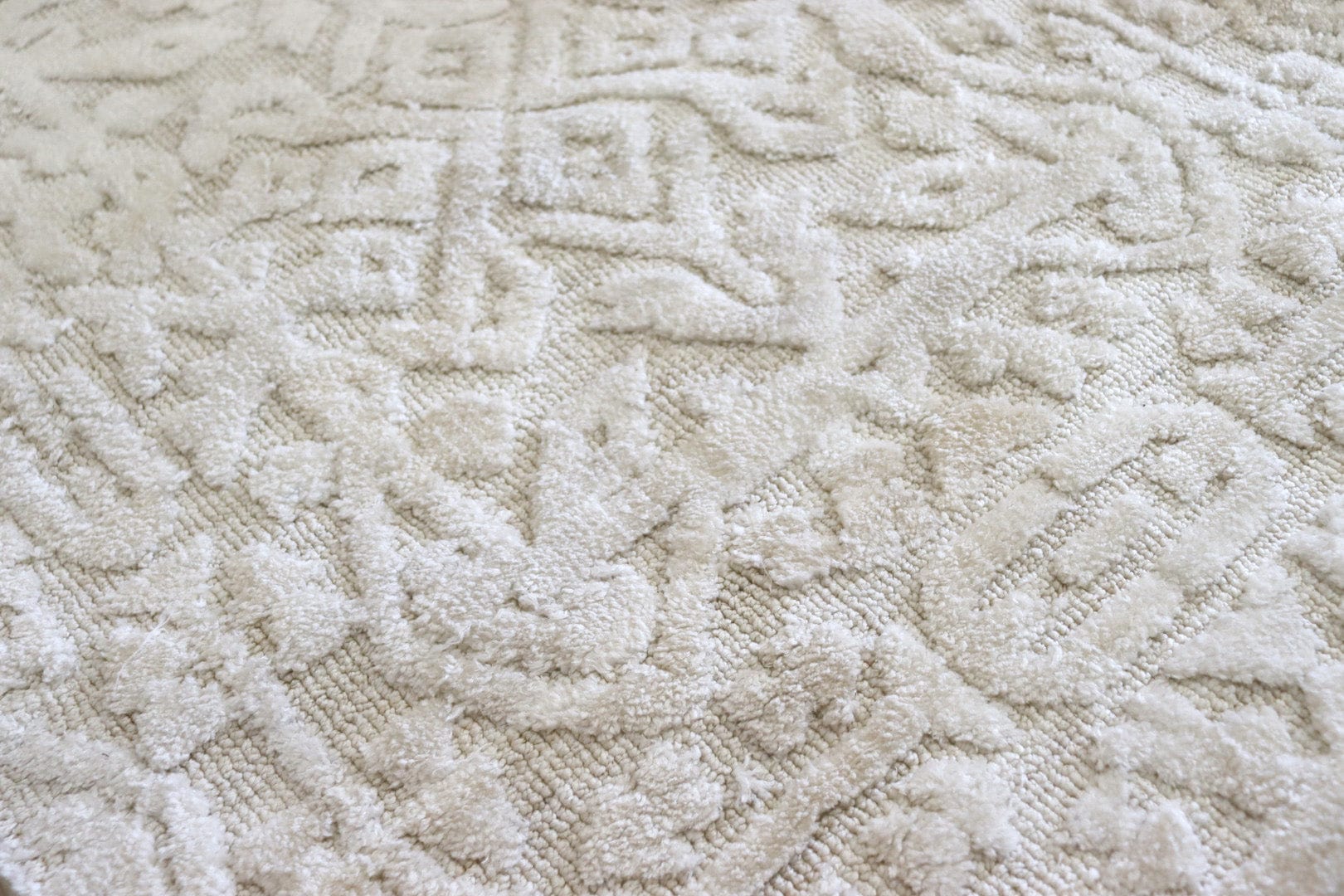Josephine Ivory and Cream Tribal Transitional Runner Rug - Image 7