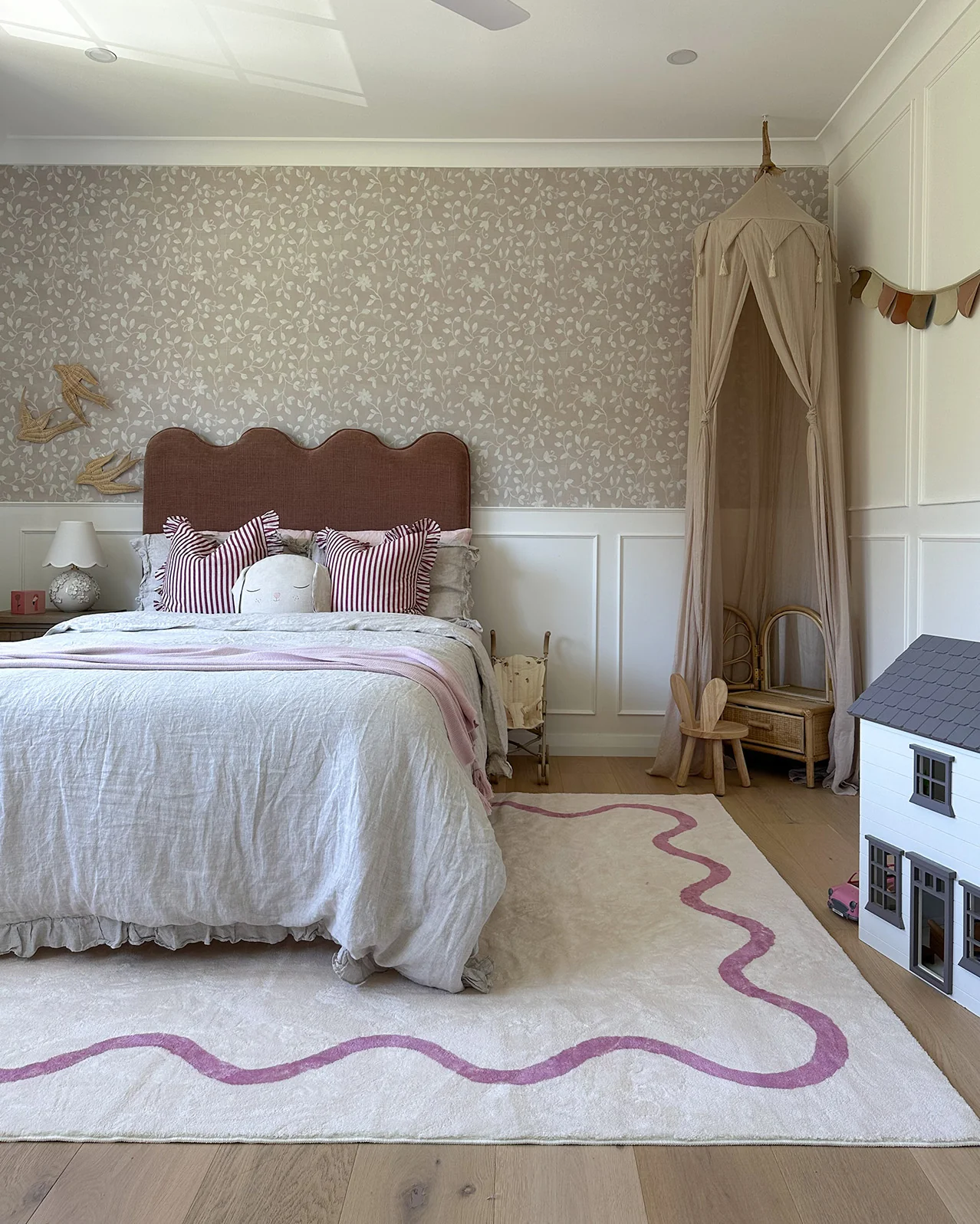 Juliana Pink and Cream Wiggle Bordered Washable Rug - Image 3