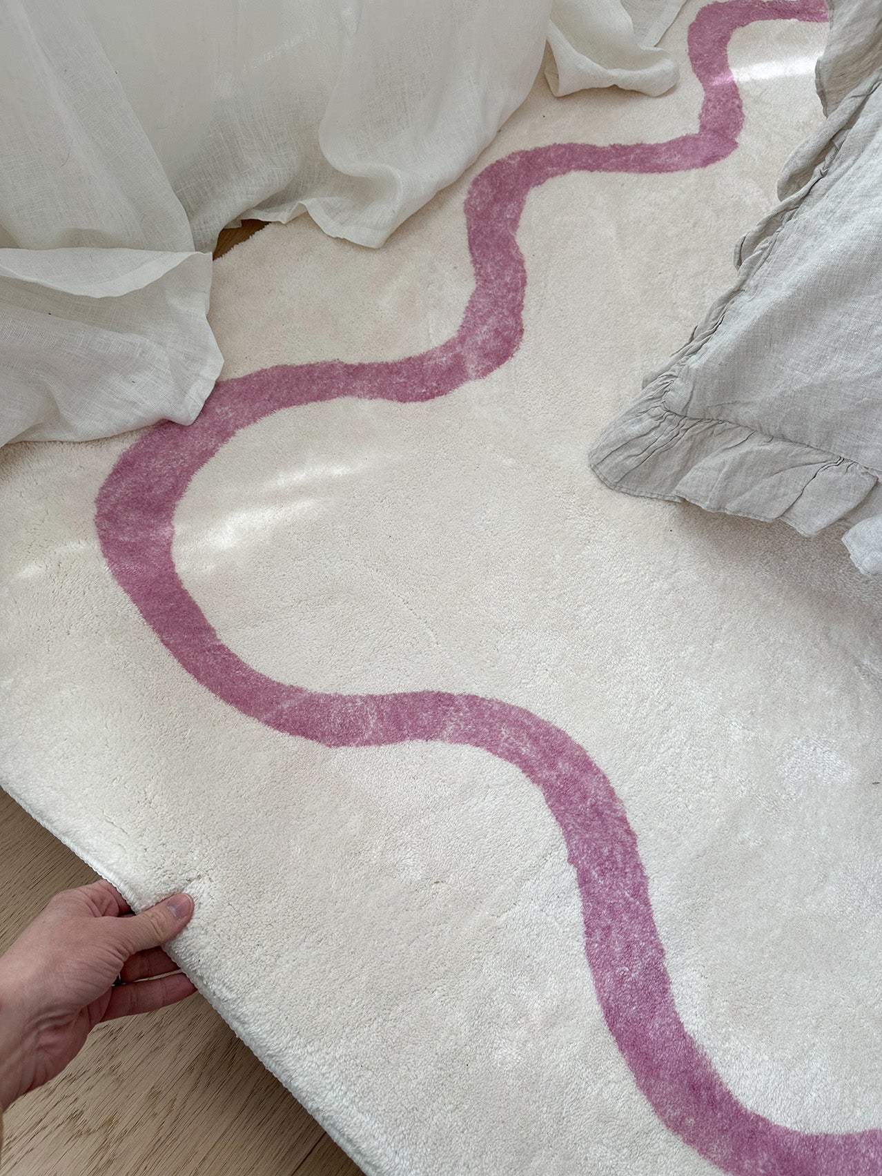 Juliana Pink and Cream Wiggle Bordered Washable Rug - Image 6