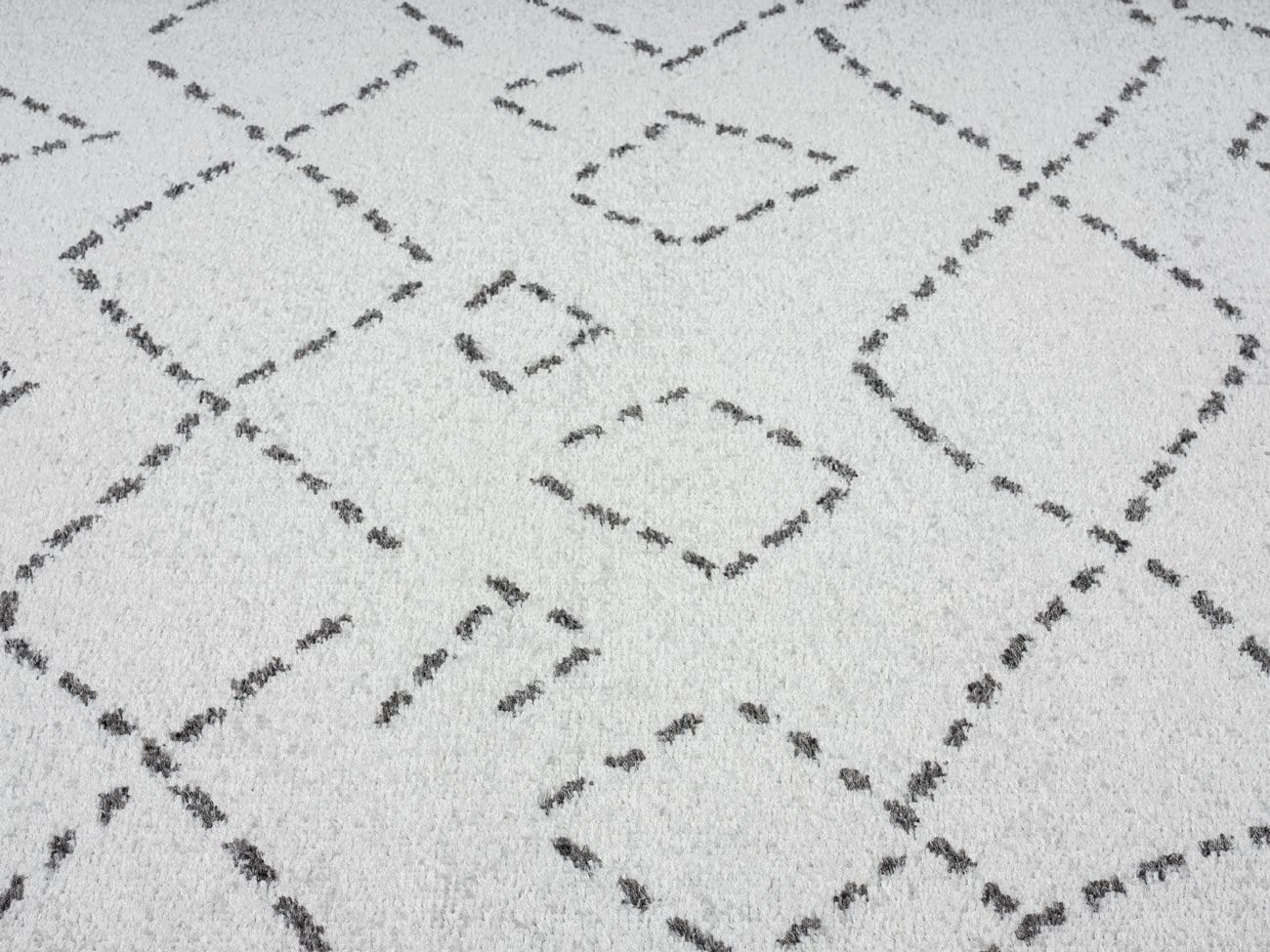 Junya Grey And Ivory Runner Rug - Image 5