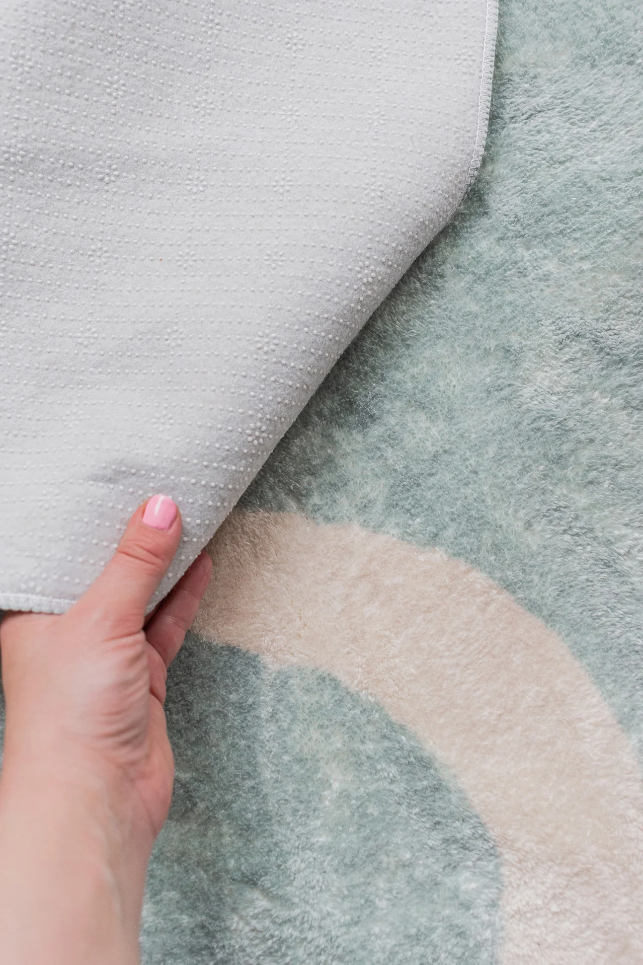 Kairo Green and Cream Wiggle Bordered Washable Rug - Image 7