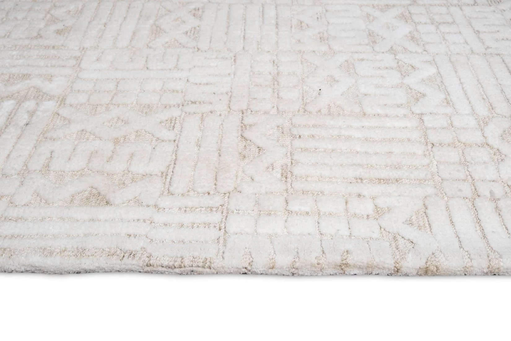 Kalinda Beige and Ivory Geometric Tribal Rug - Image 18