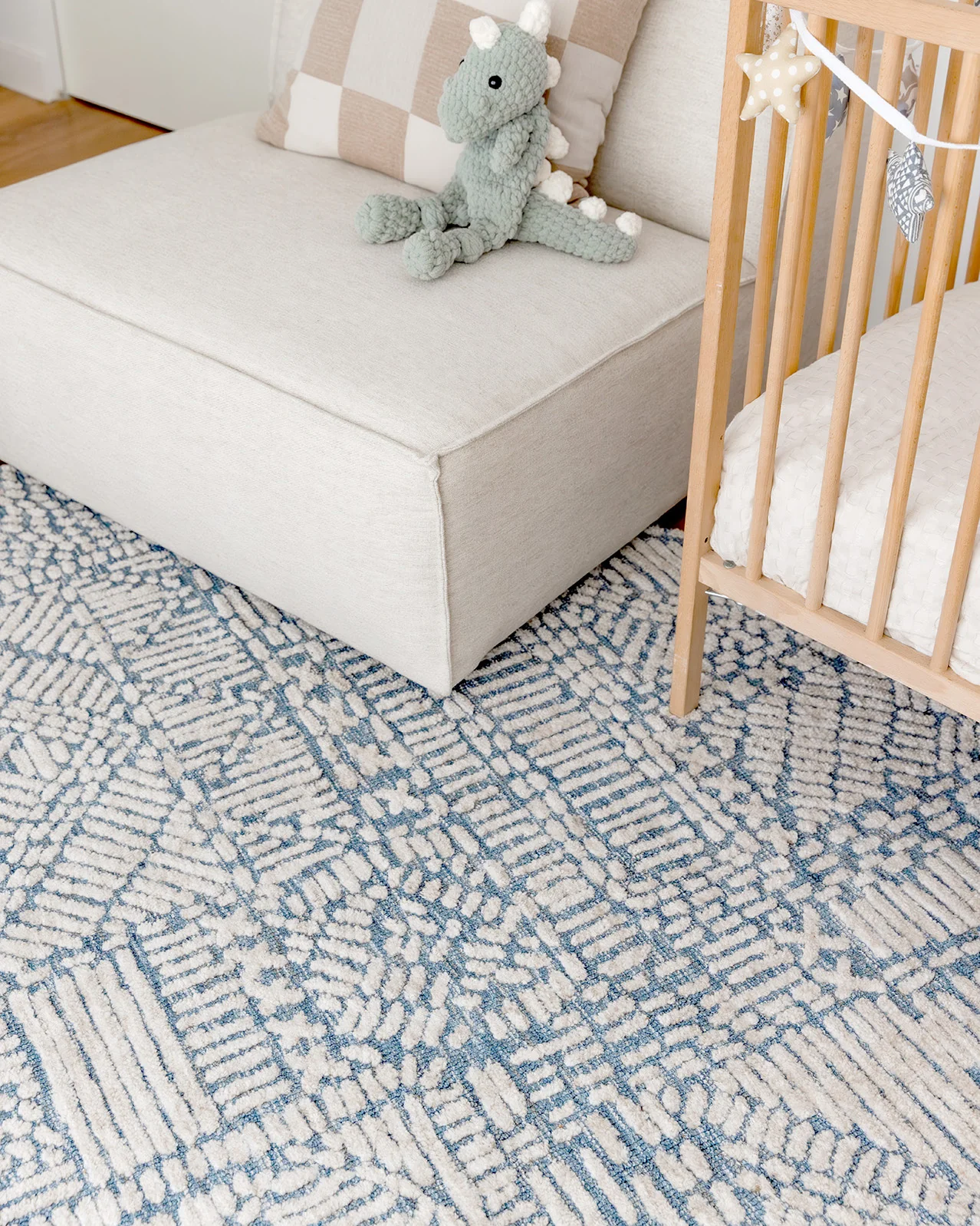 Karmen Blue and Ivory Geometric Patterned Round Rug - Image 3
