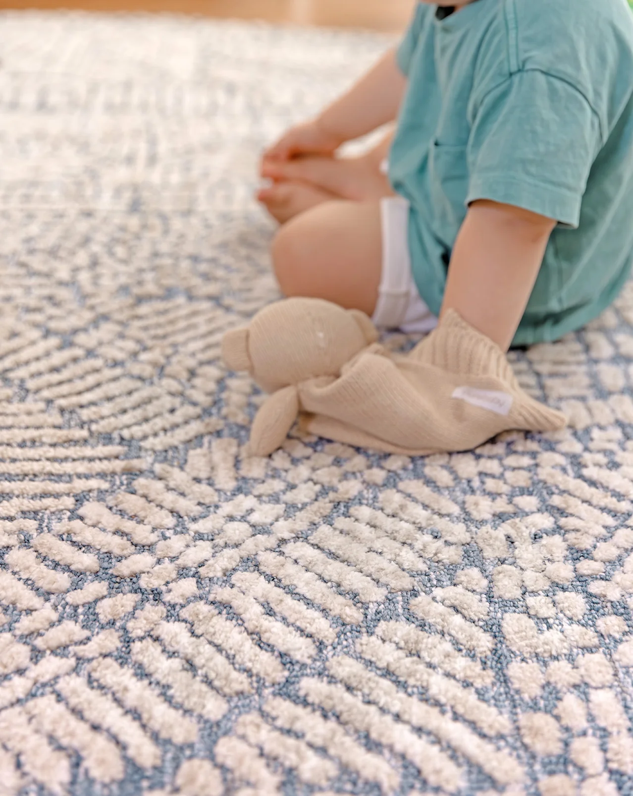 Karmen Blue and Ivory Geometric Patterned Round Rug - Image 5