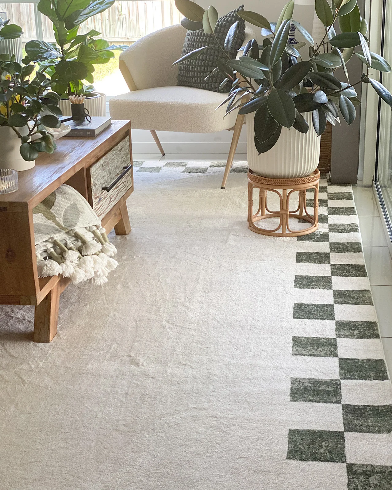 Keava Green Checkered Border Washable Rug - Image 2