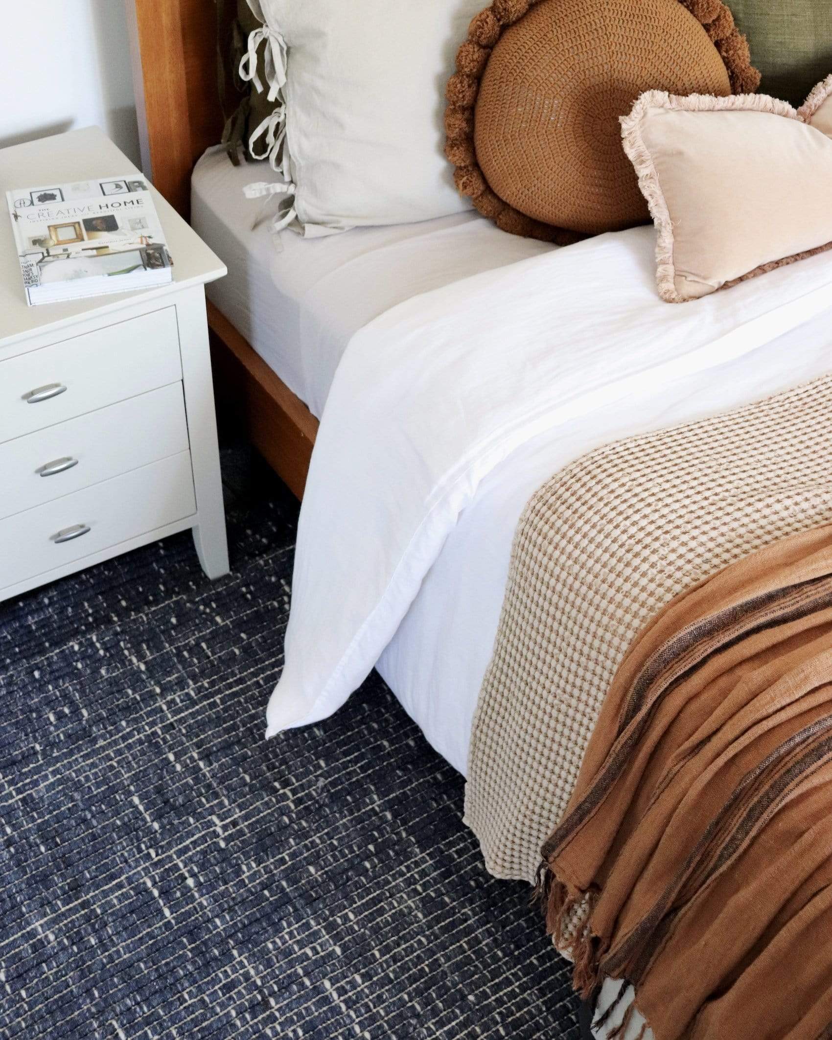 Kendra Navy Blue and Ivory Wool Rug - Image 10