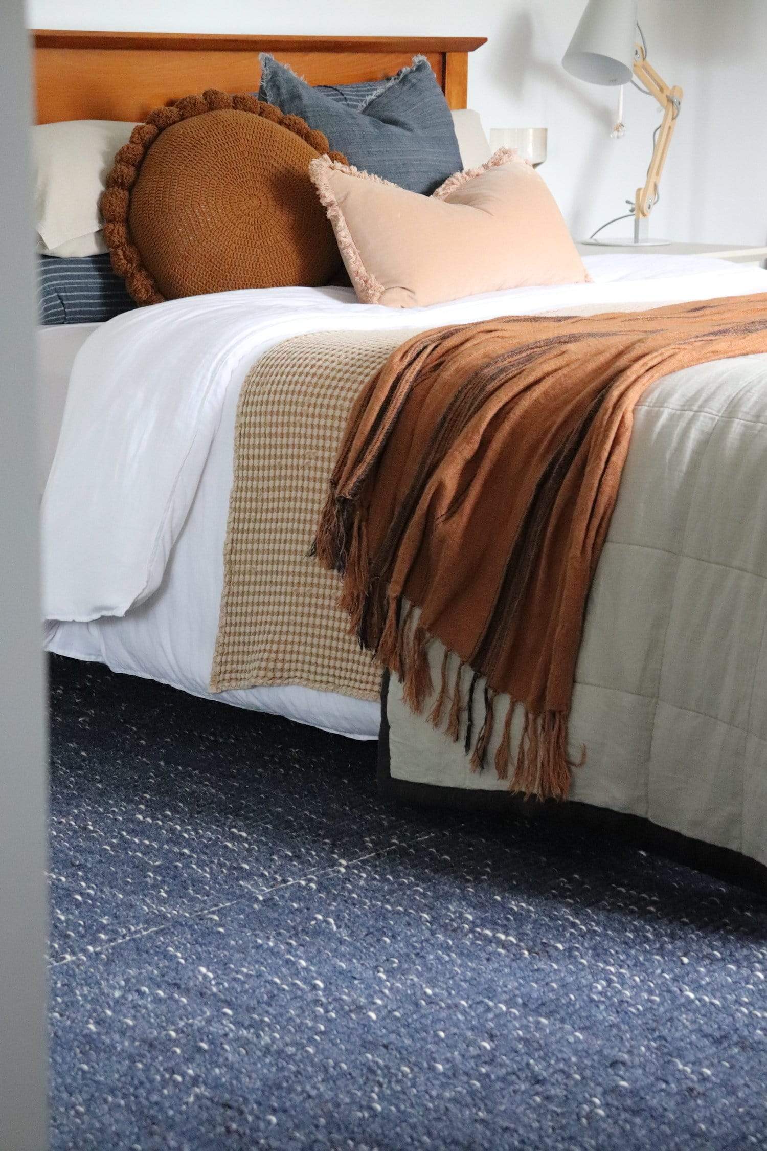 Kendra Navy Blue and Ivory Wool Rug - Image 11