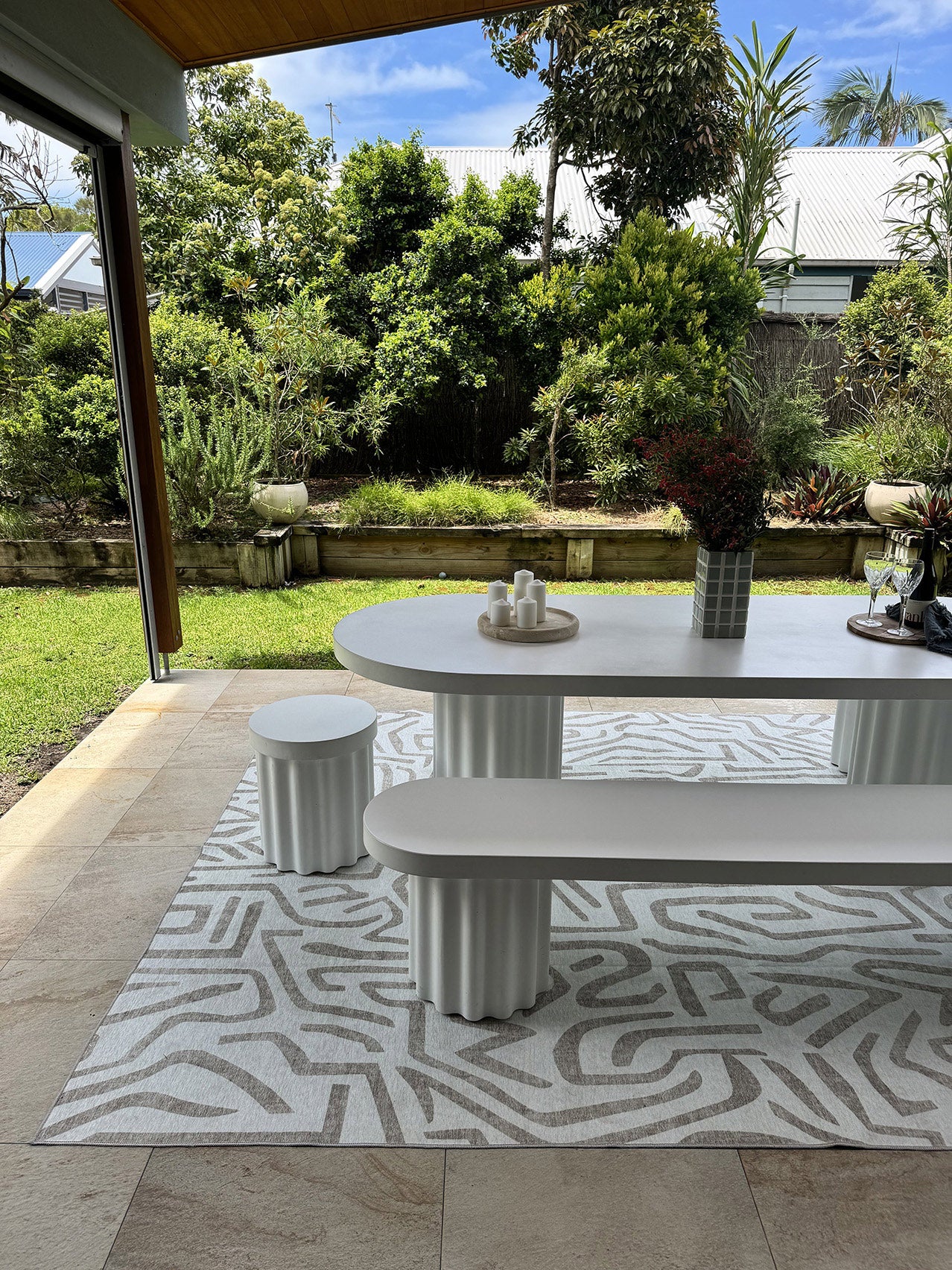Kensa Grey Cream Indoor Outdoor Washable Rug - Image 4