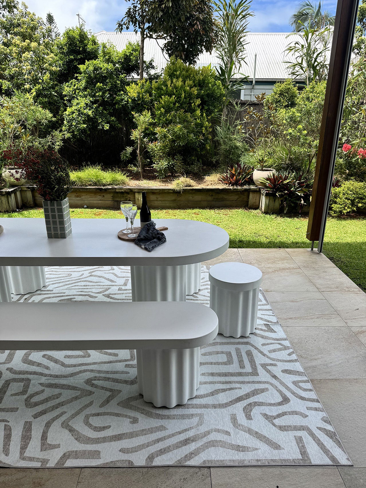 Kensa Grey Cream Indoor Outdoor Washable Rug - Image 6
