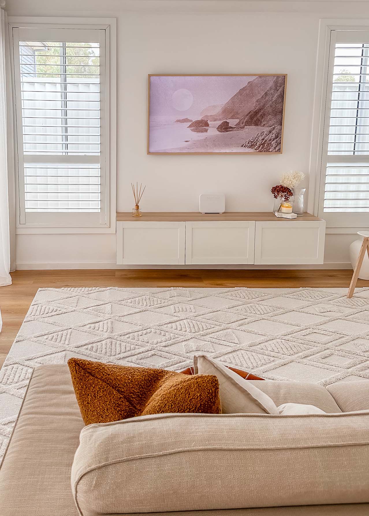 Kira Diamond Detail Textured Rug - Image 6