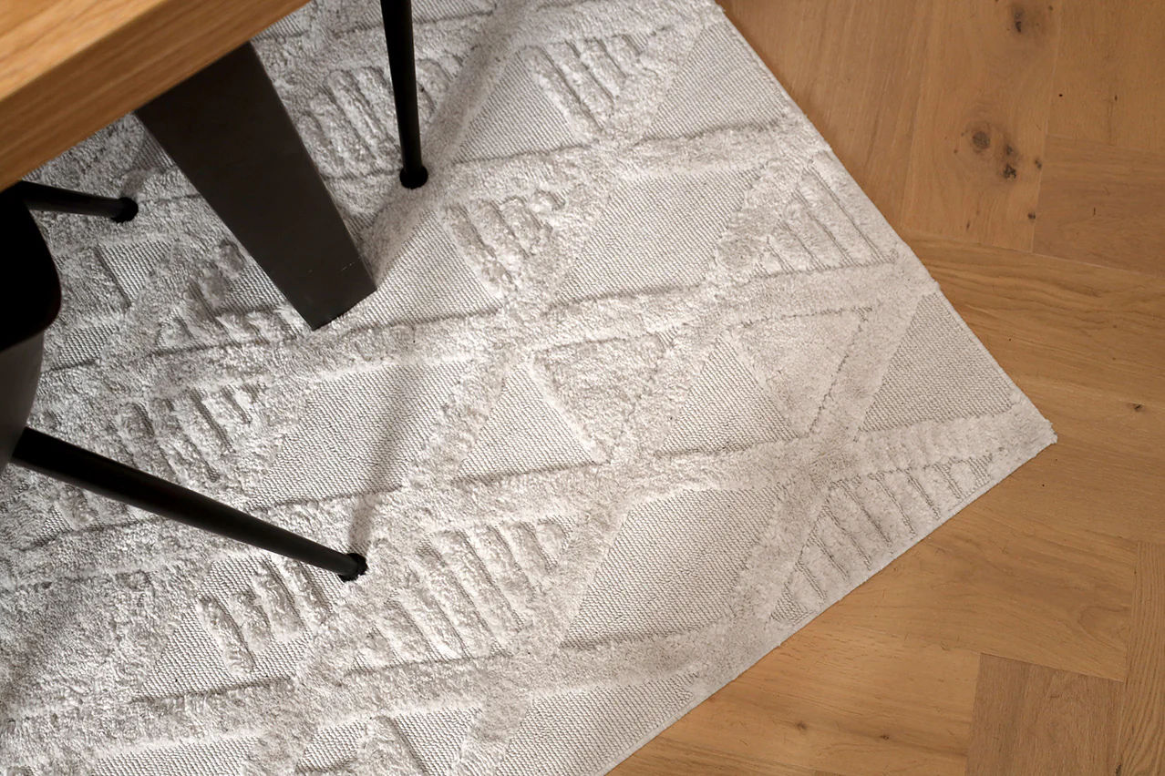 Kira Diamond Detail Textured Rug - Image 9