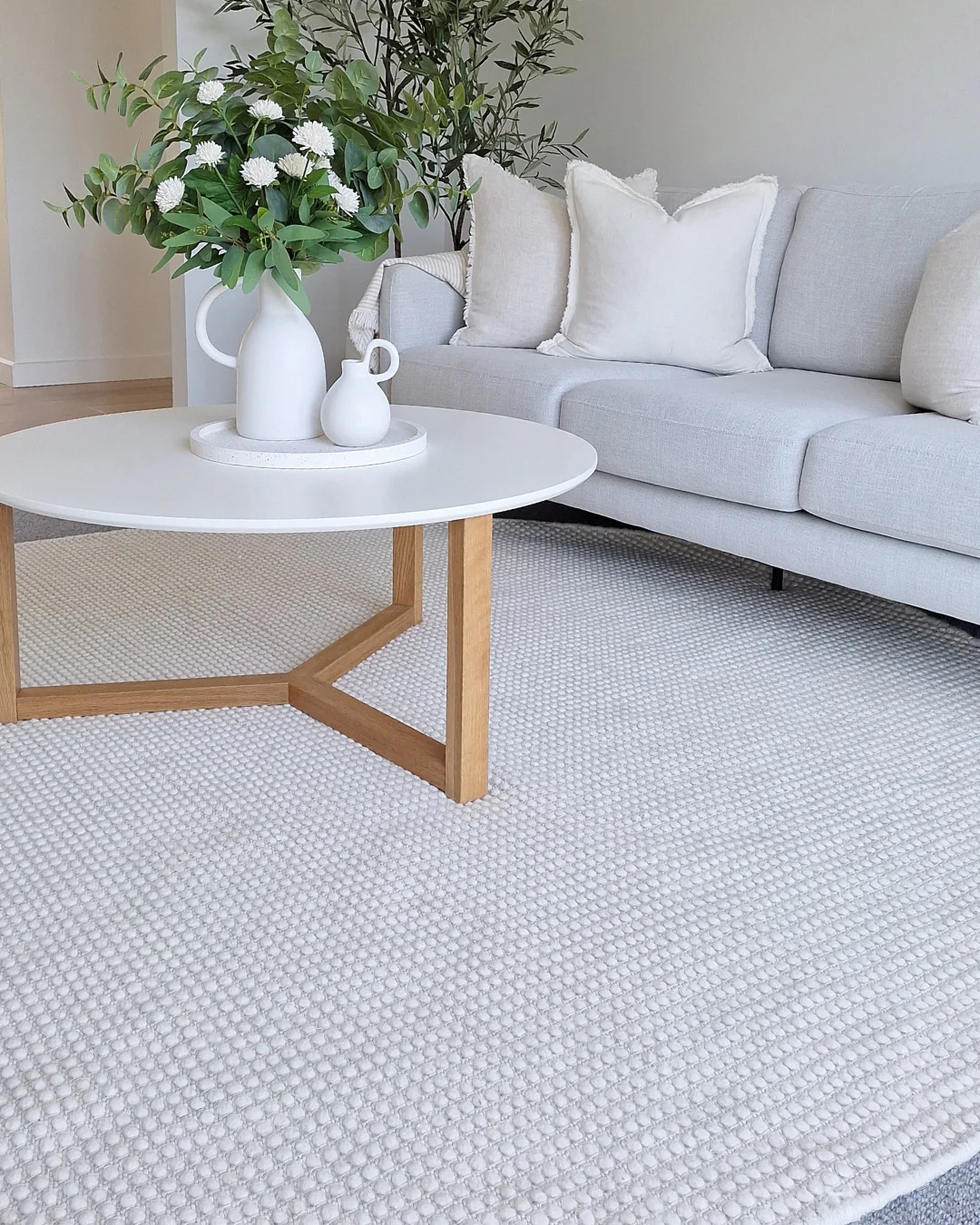 Larvic Ivory Chunky Wool Round Rug - Image 5
