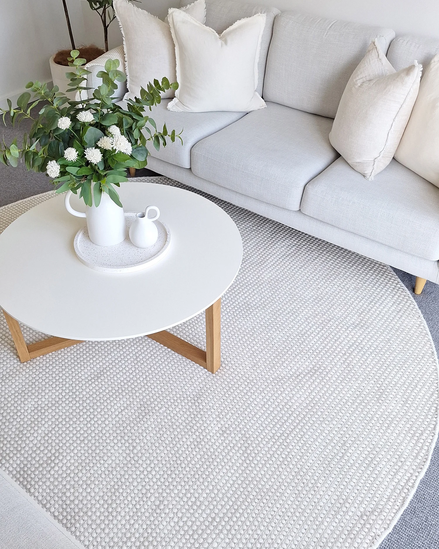 Larvic Ivory Chunky Wool Round Rug - Image 6