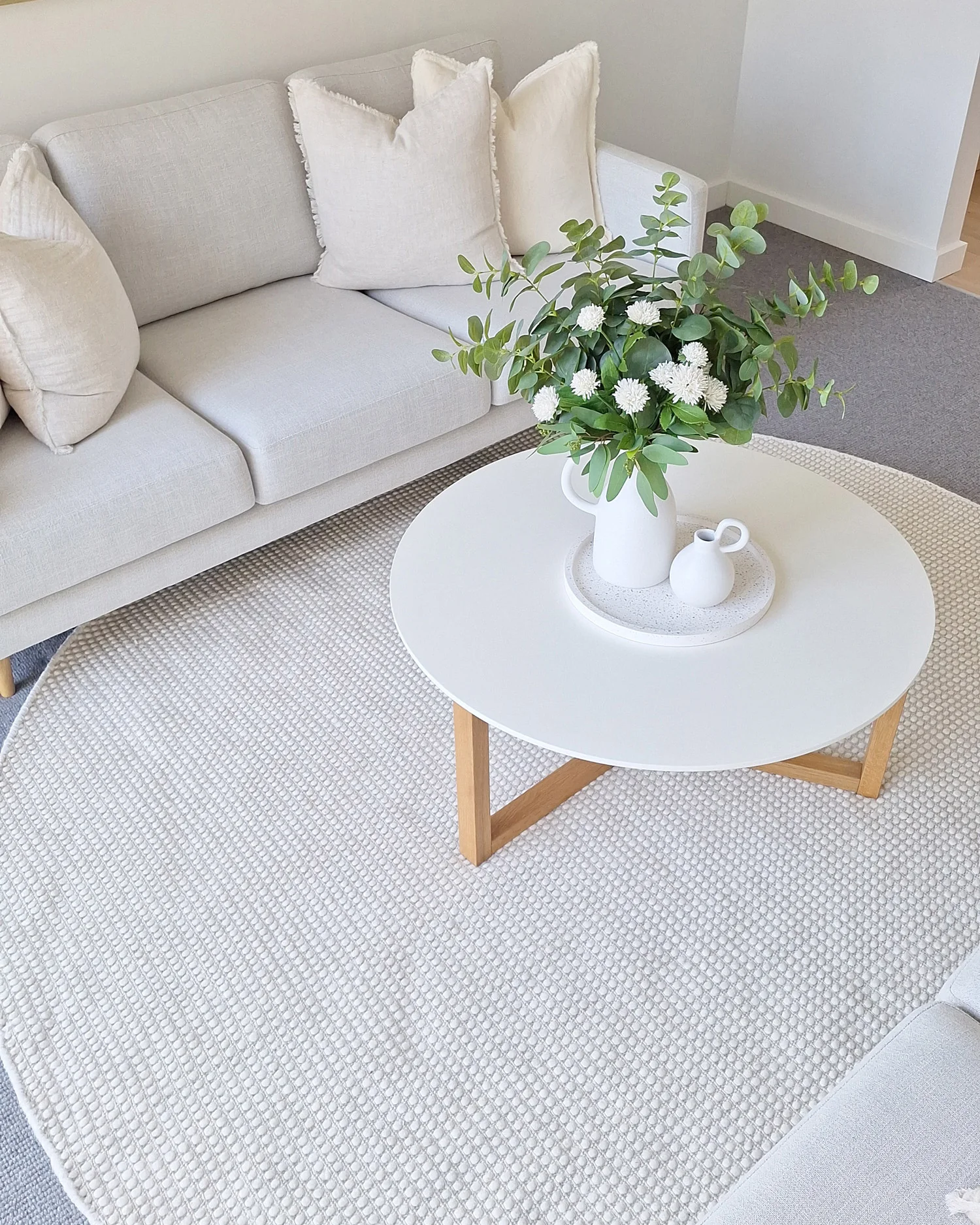 Larvic Ivory Chunky Wool Round Rug - Image 7