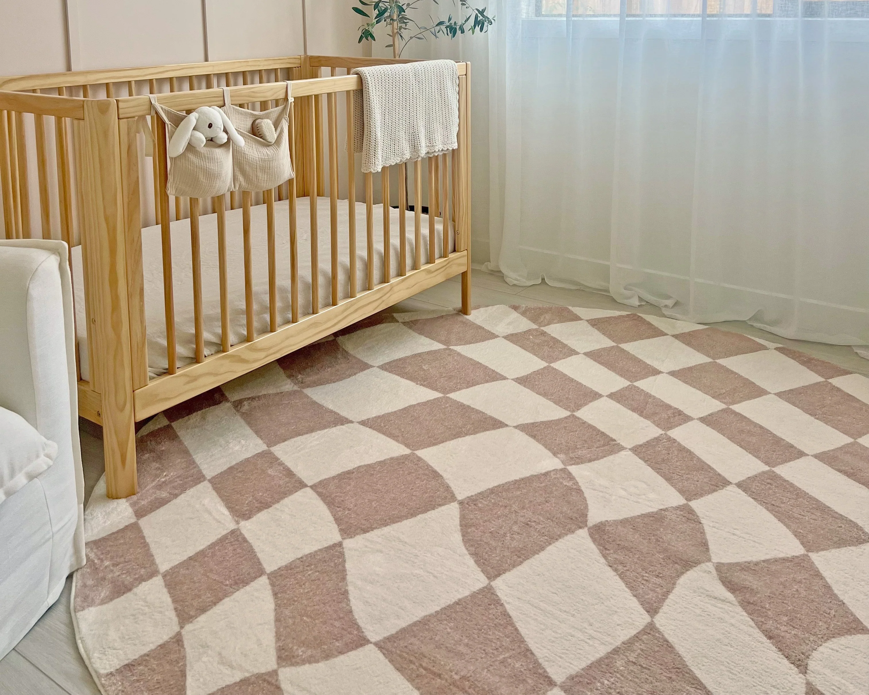 Logan Beige and Ivory Checkered Washable Round Rug - Image 3