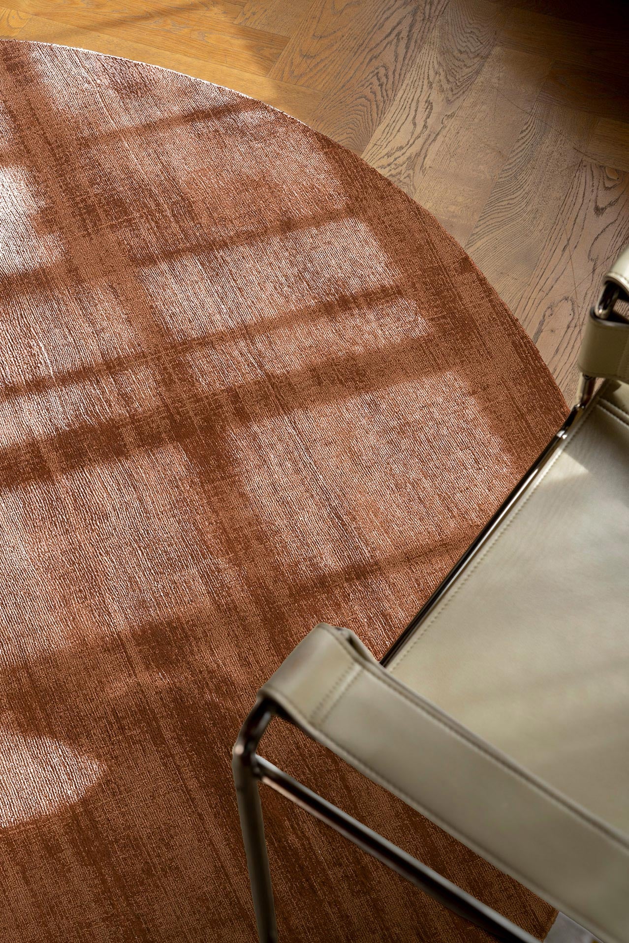 Lupe Terracotta Handwoven Round Rug - Image 4