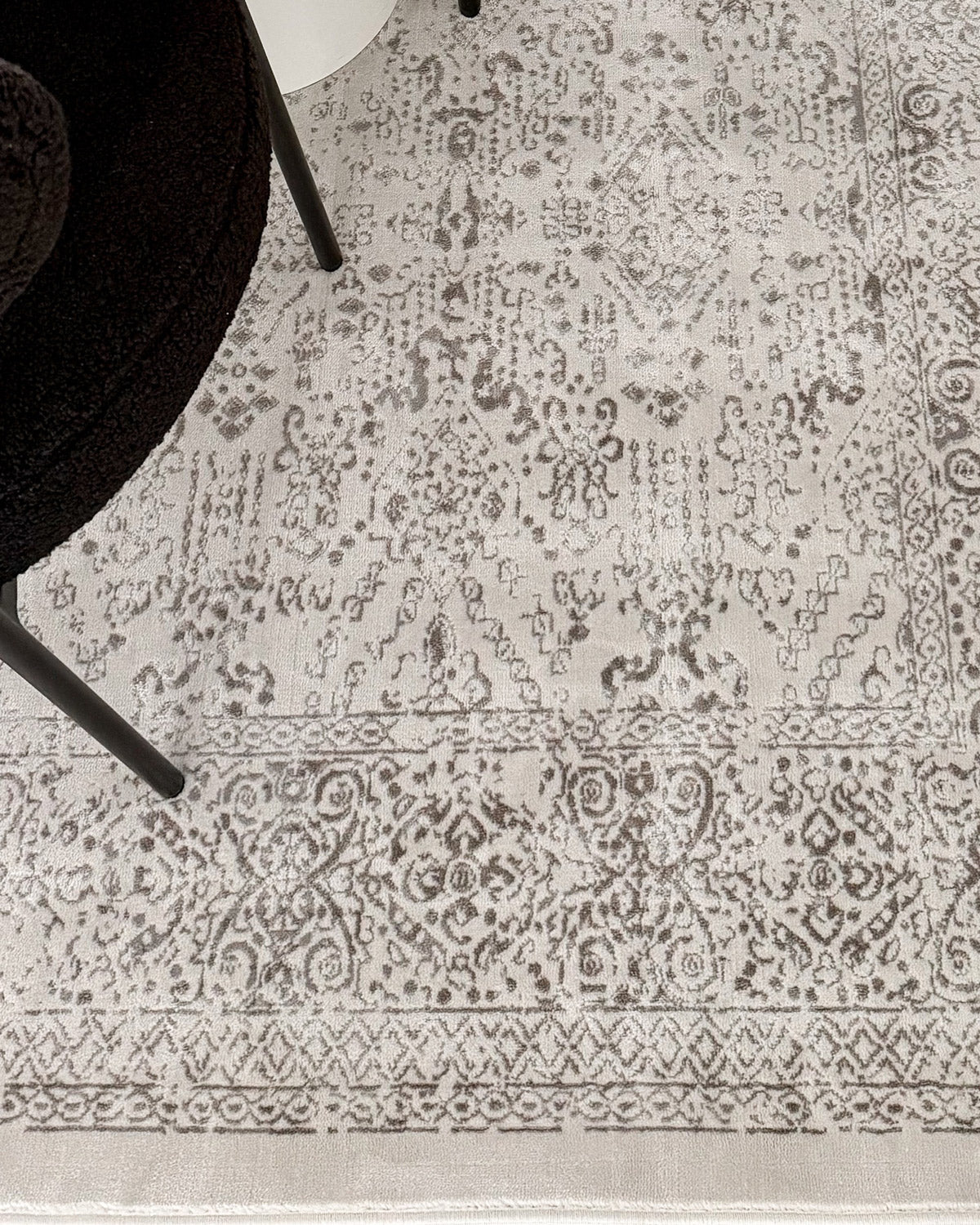 Madison Ivory And Grey Traditional Distressed Rug - Image 6