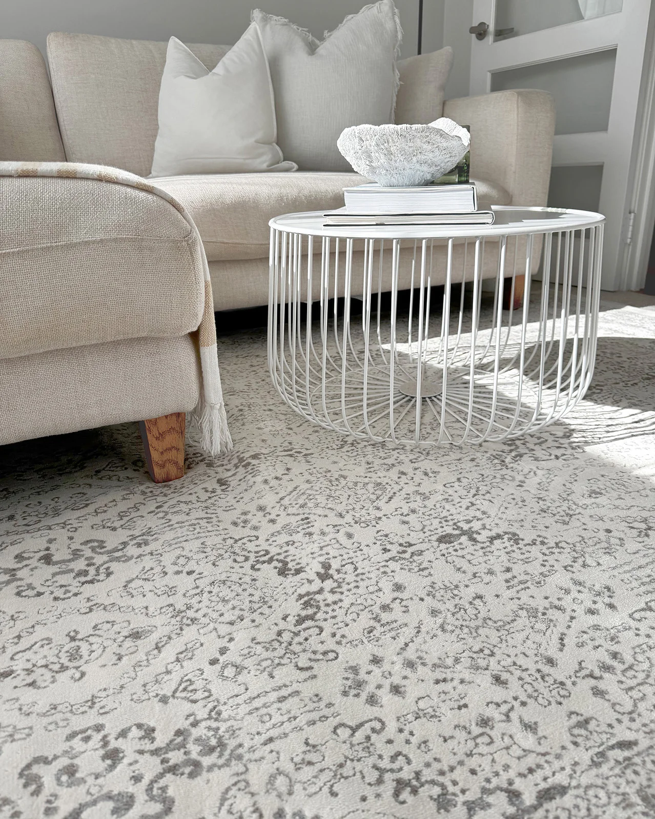 Madison Ivory And Grey Traditional Distressed Rug - Image 9