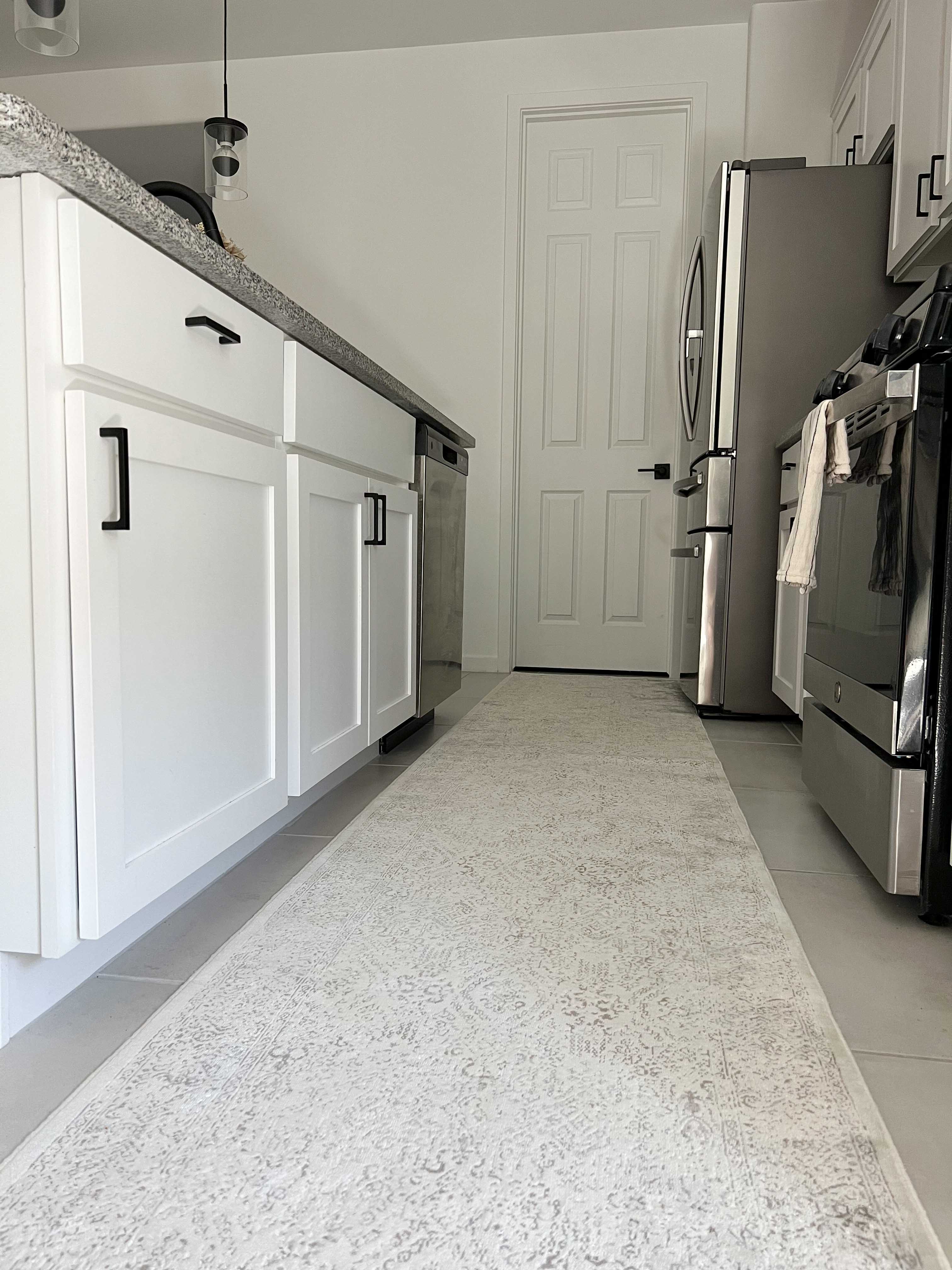 Madison Ivory And Grey Traditional Distressed Runner Rug - Image 4