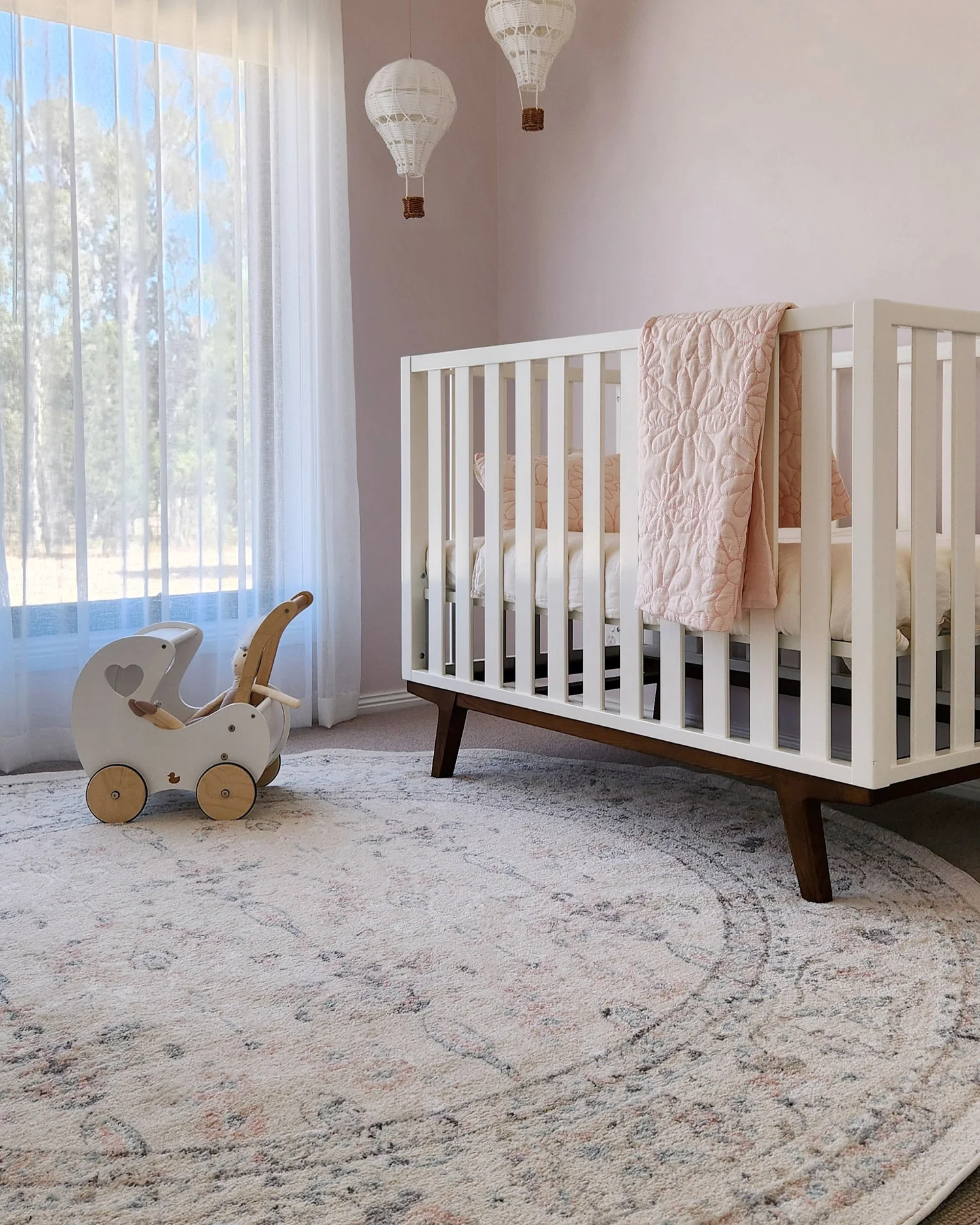 Maplewood Cream and Pink Traditional Round Rug - Image 2