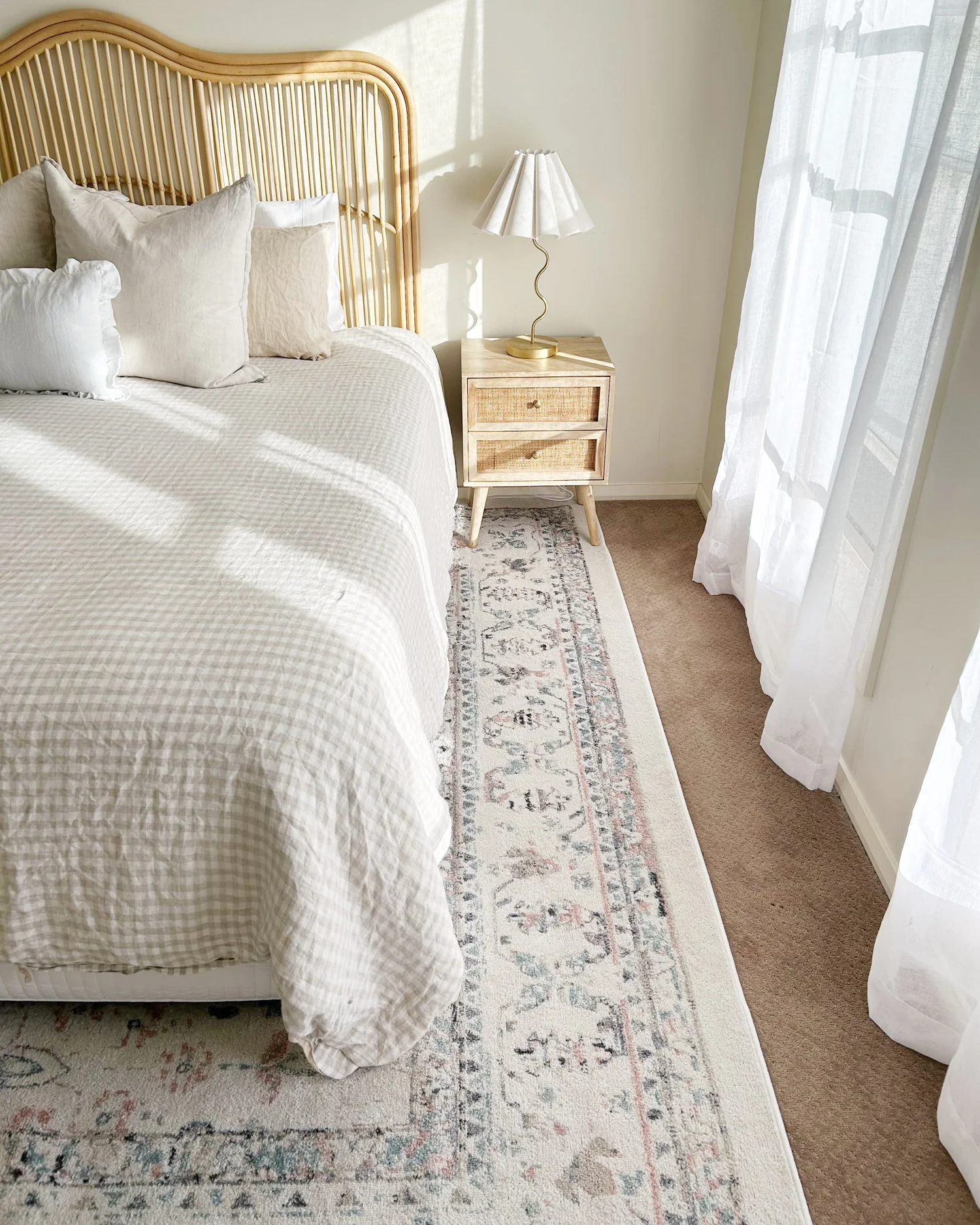 Maplewood Cream and Pink Traditional Rug - Image 3