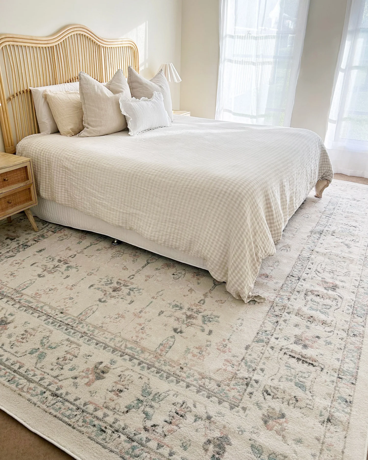 Maplewood Cream and Pink Traditional Rug - Image 4