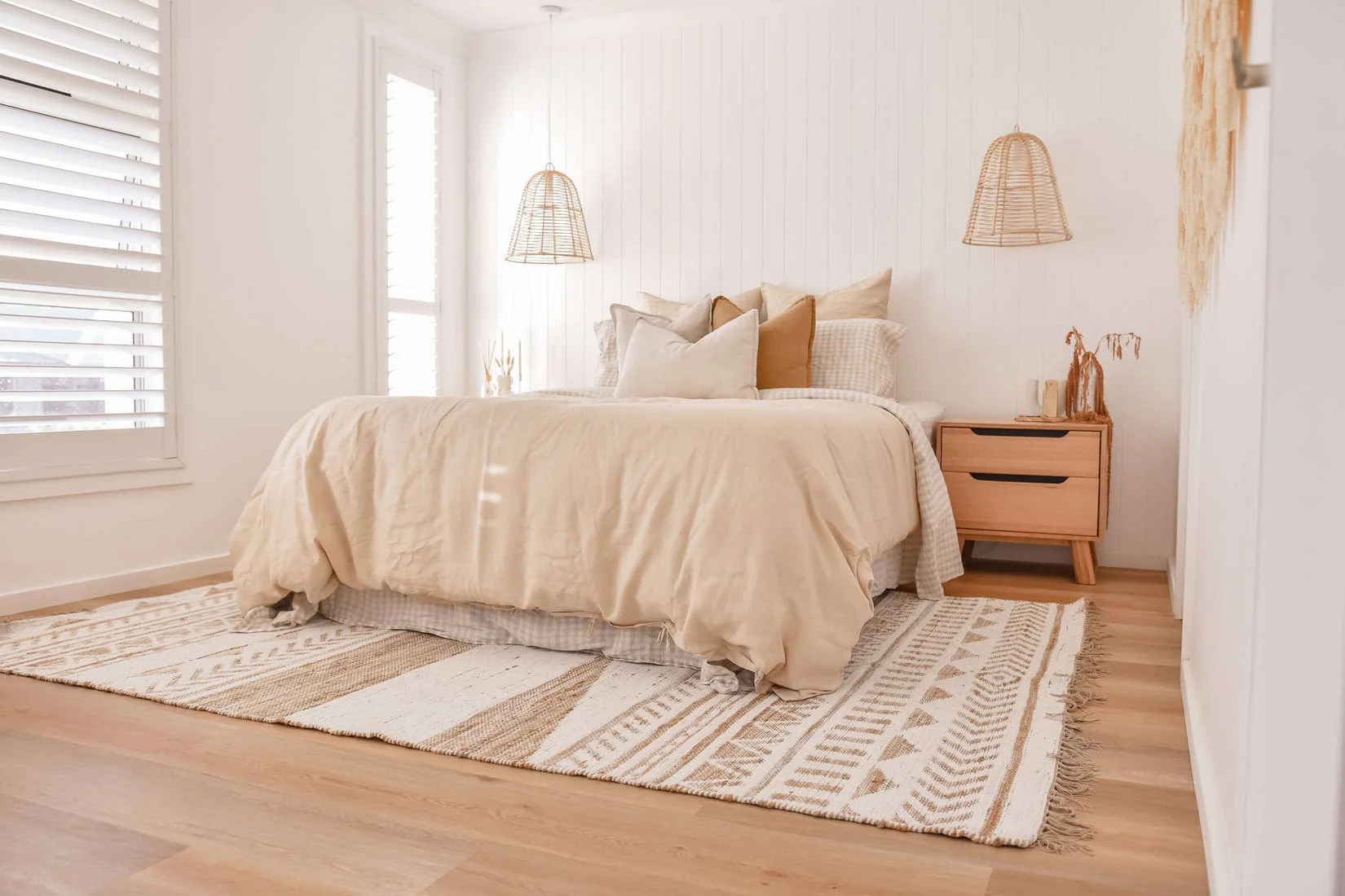 Marilia White and Natural Rug - Image 3