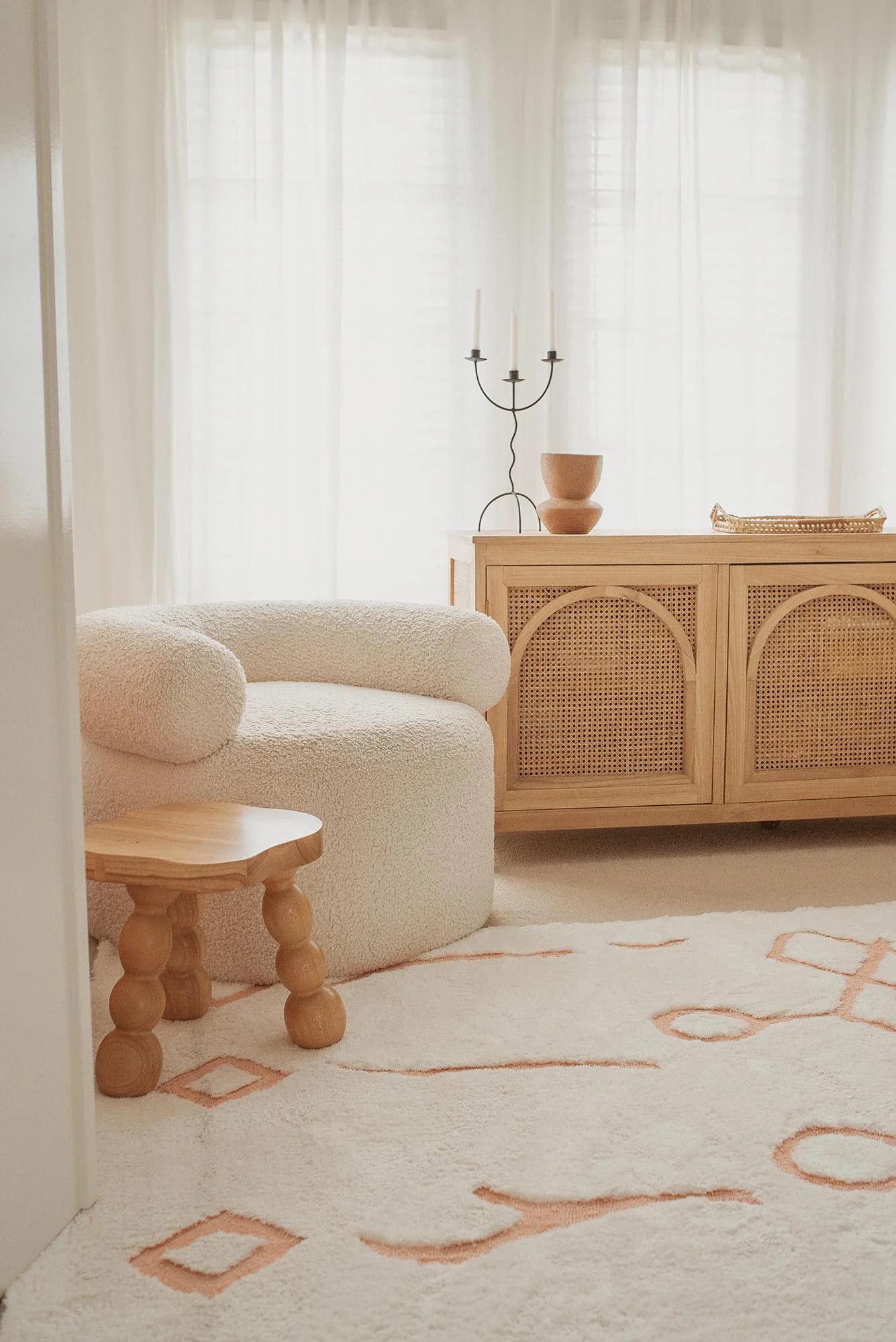 Matilda Cream and Peach Tribal Shag Rug - Image 13