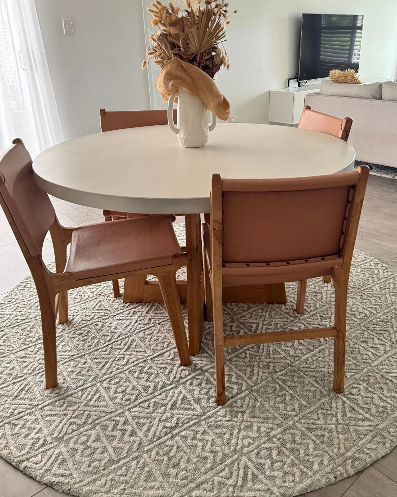 Melia Grey and Ivory Tribal Textured Round Rug - Image 2