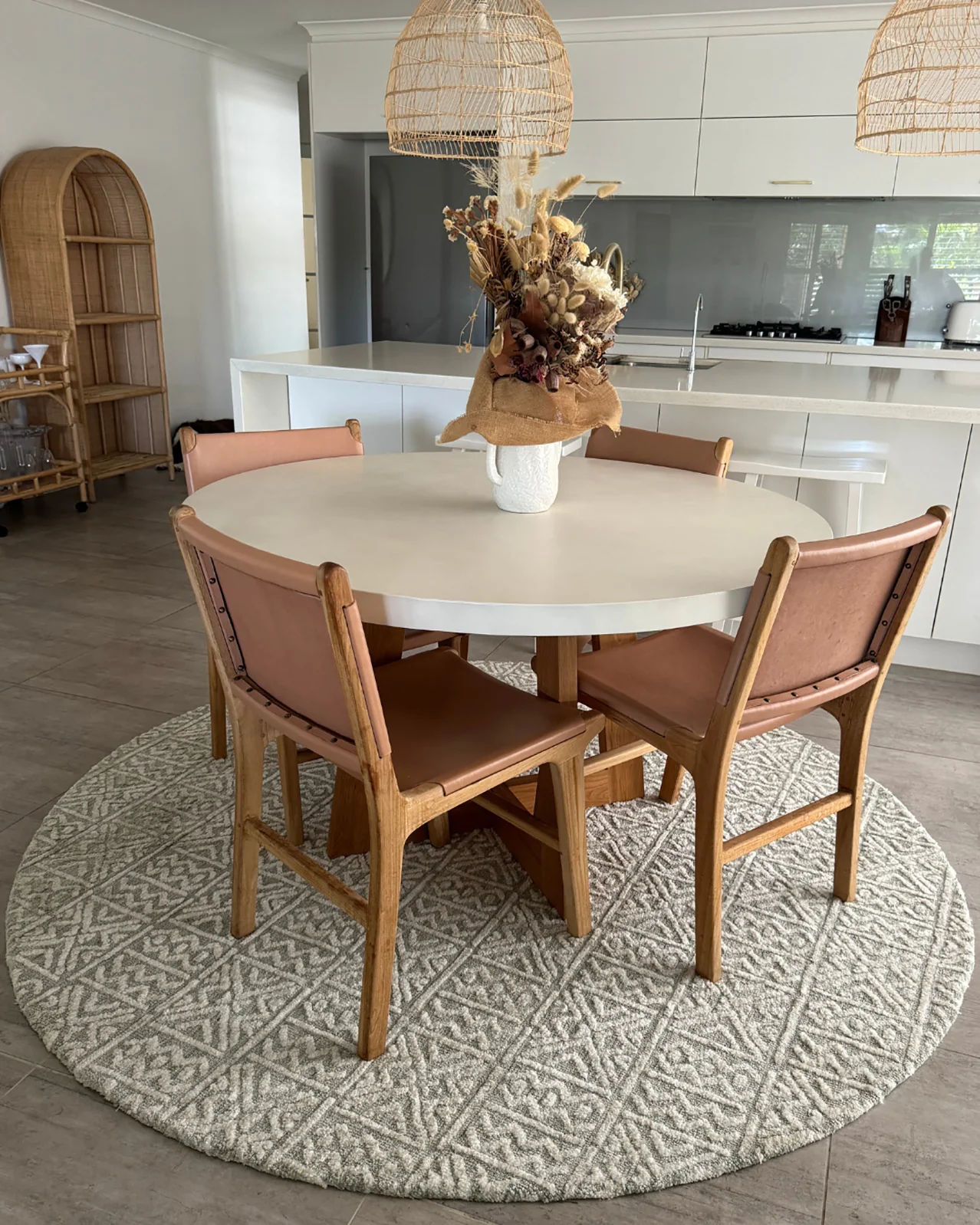 Melia Grey and Ivory Tribal Textured Round Rug - Image 4