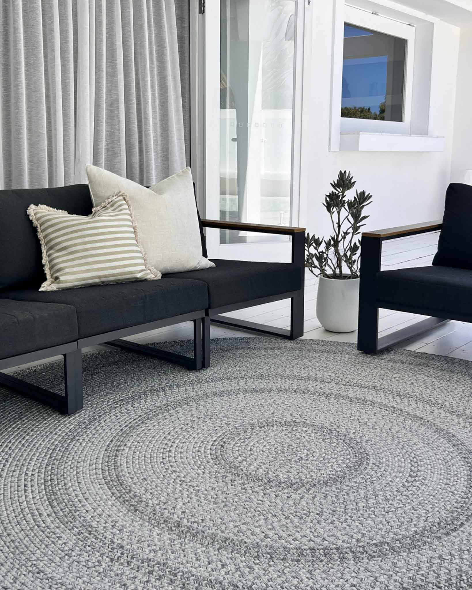 Mika Grey Braided Flatweave Indoor Outdoor Round Rug - Image 2