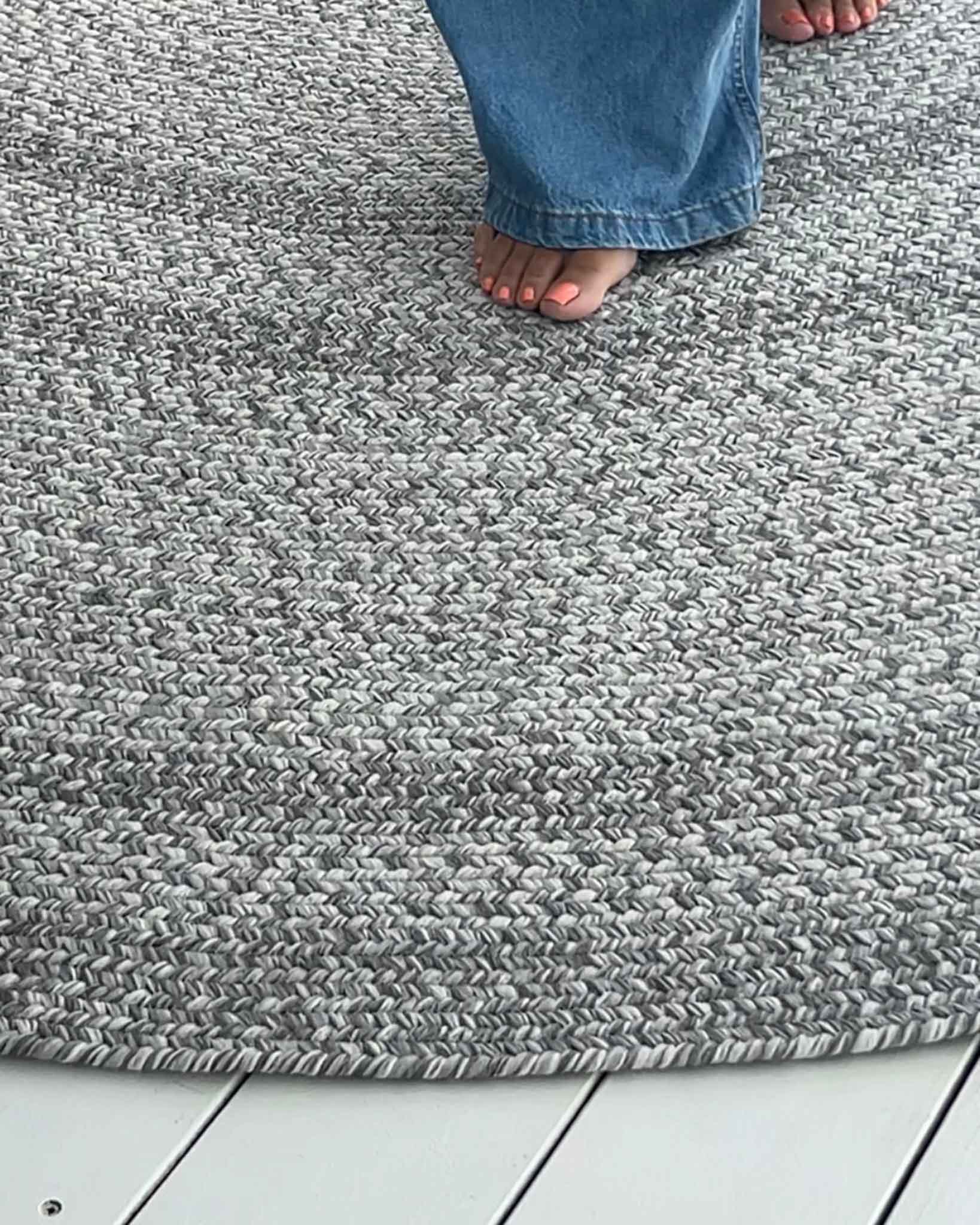 Mika Grey Braided Flatweave Indoor Outdoor Round Rug - Image 5