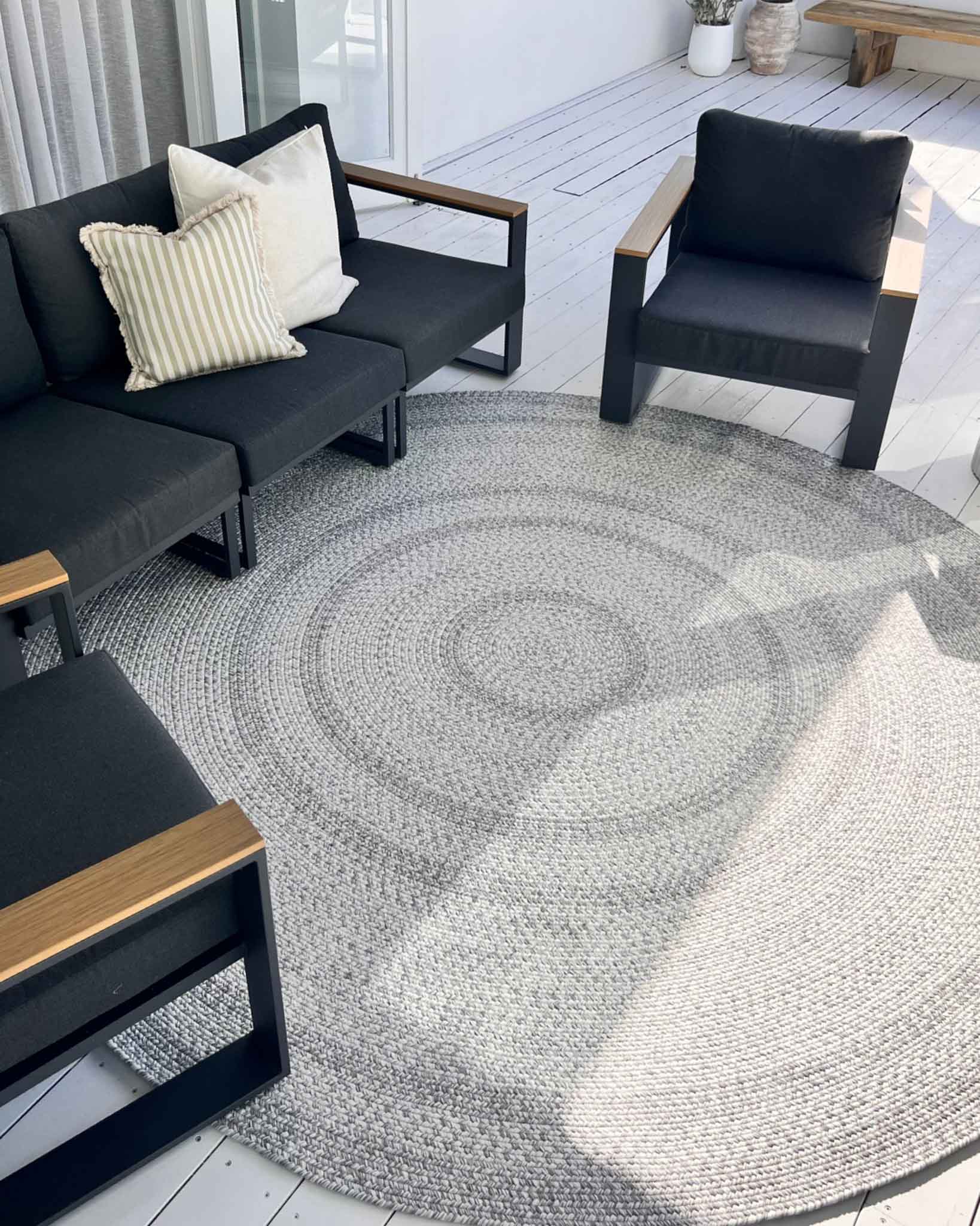 Mika Grey Braided Flatweave Indoor Outdoor Round Rug - Image 6
