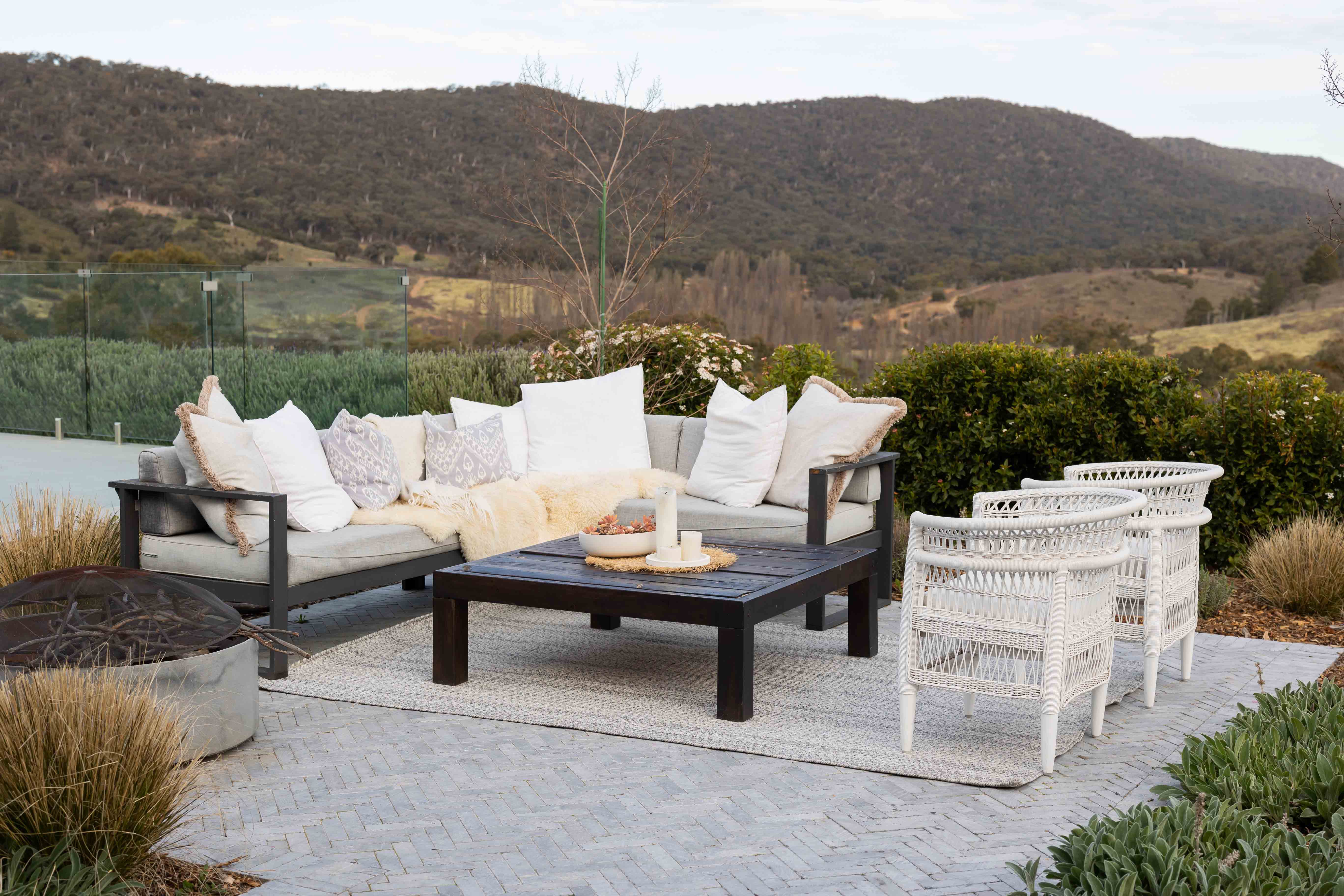 Mika Grey Braided Flatweave Indoor Outdoor Rug - Image 5