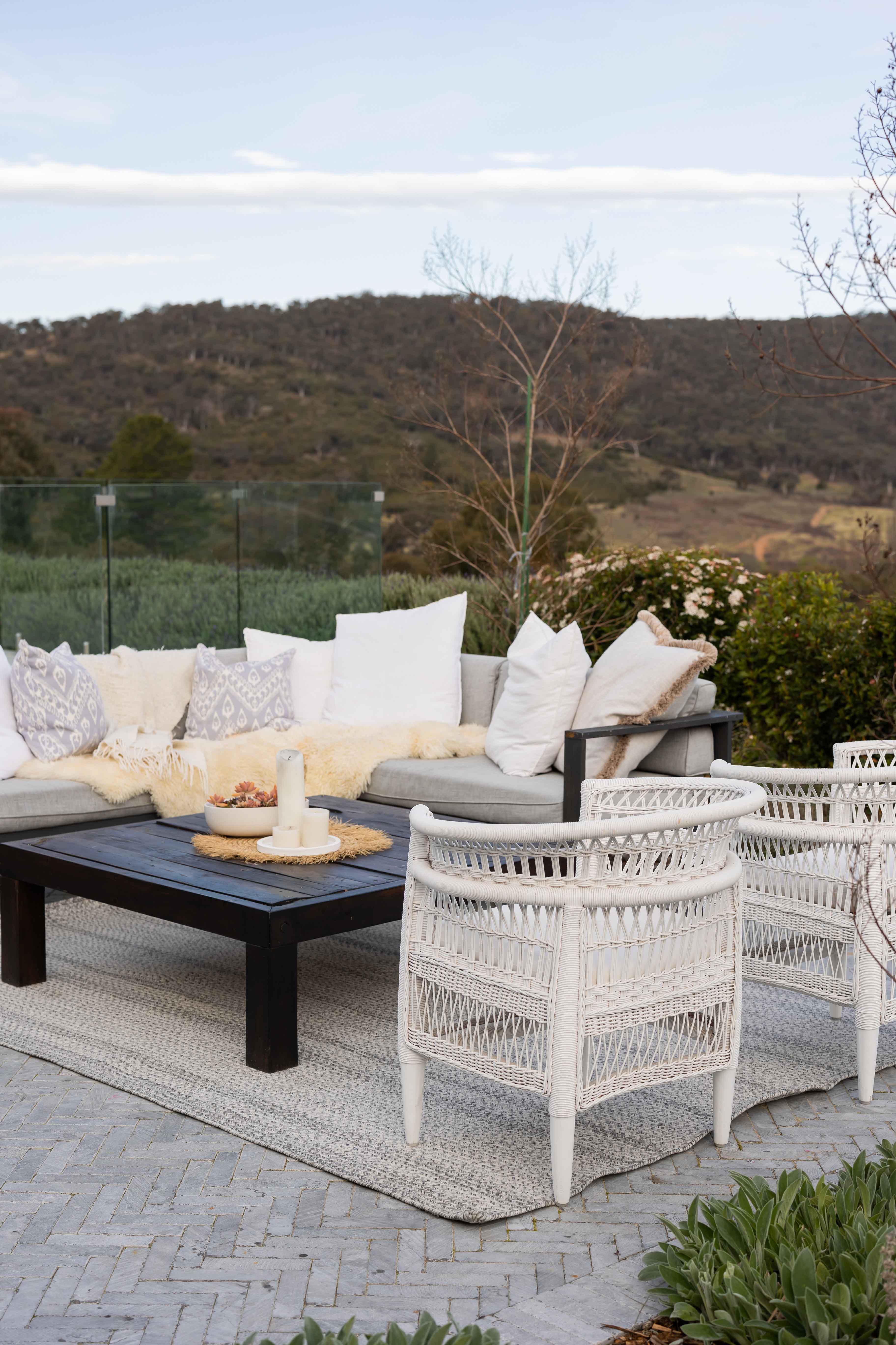 Mika Grey Braided Flatweave Indoor Outdoor Rug - Image 7