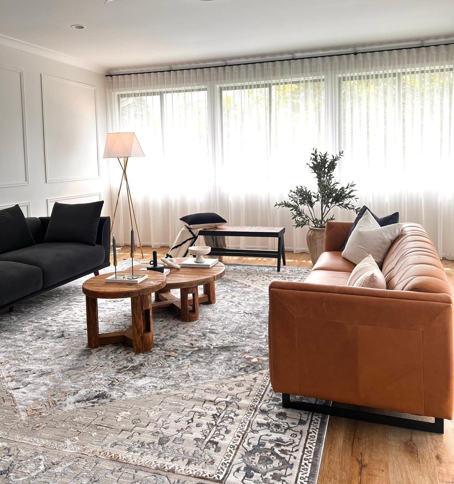 Mira Grey Tan And Blue Lustrous Traditional Rug - Image 3
