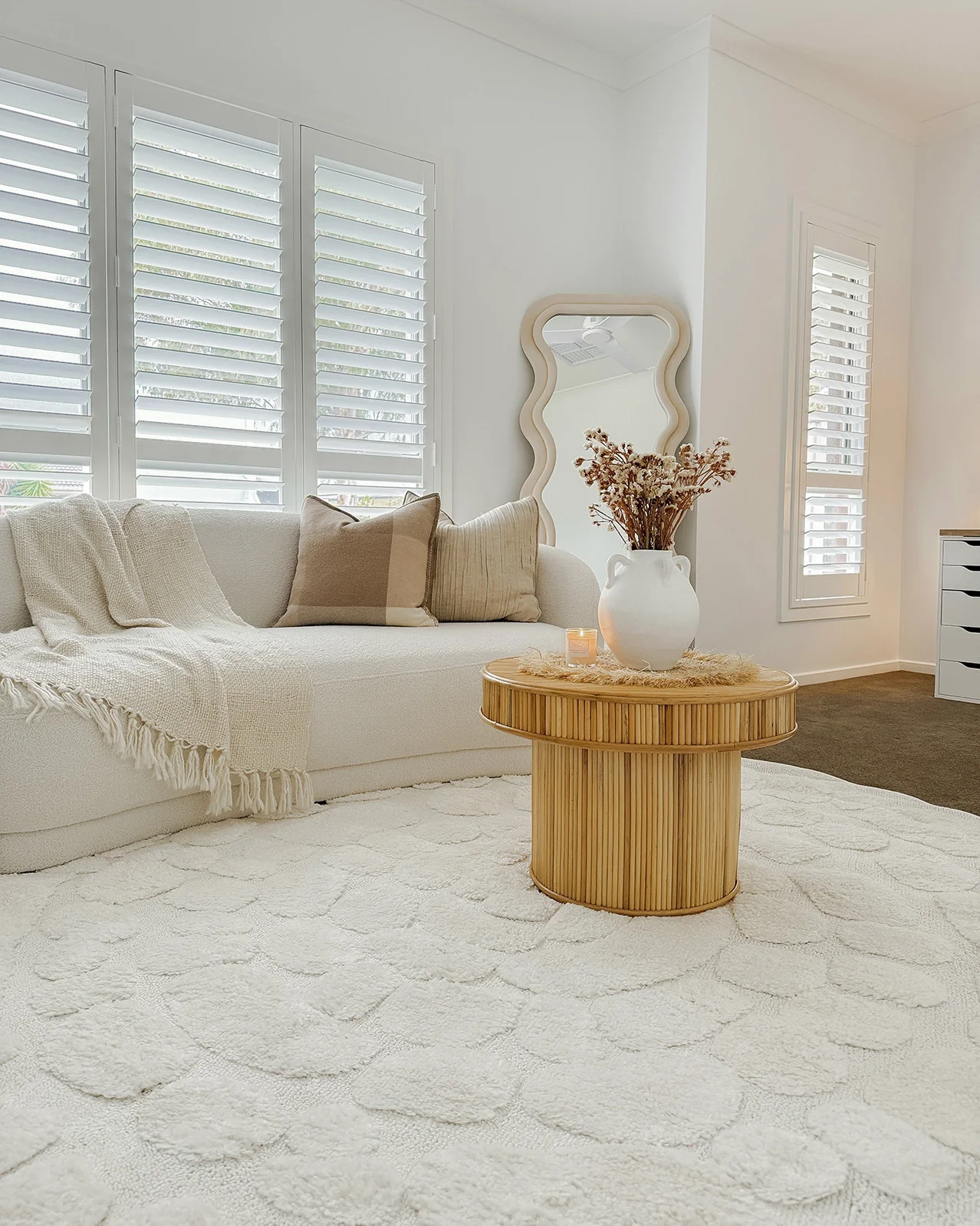 Nadja Ivory Cream Abstract Textured Round Rug - Image 8