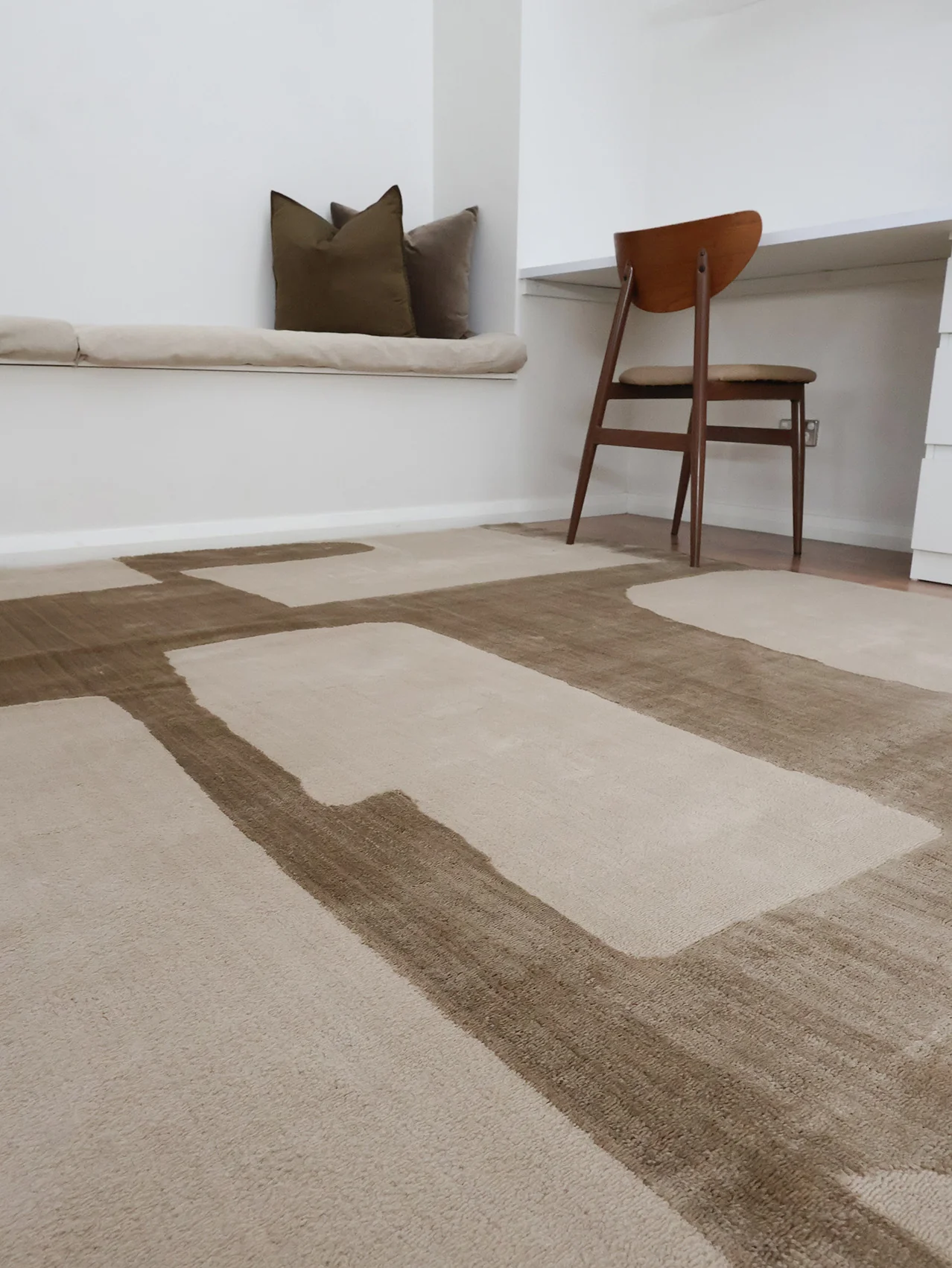 Nezar Brown Geometric Rug - Image 4