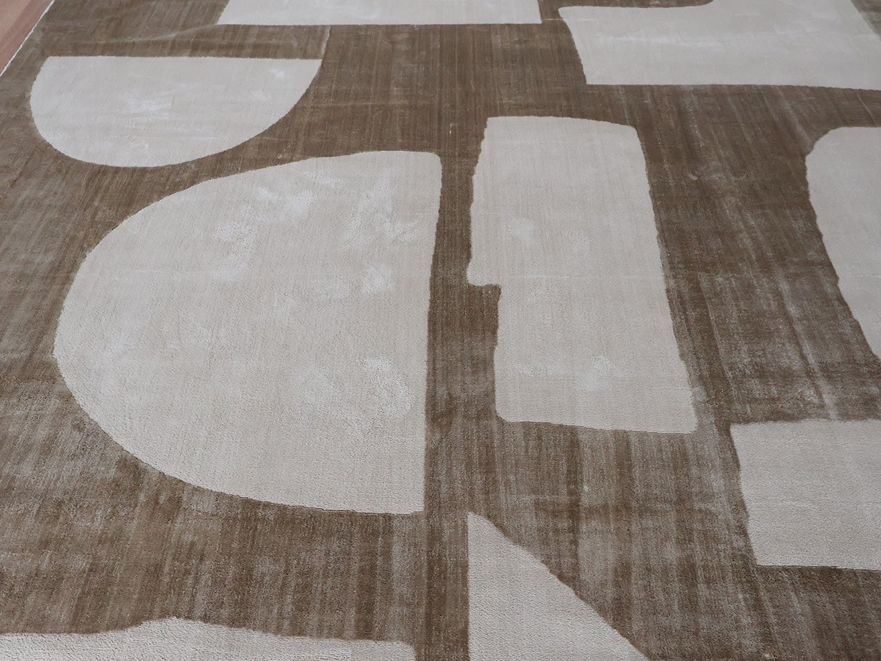 Nezar Brown Geometric Rug - Image 5