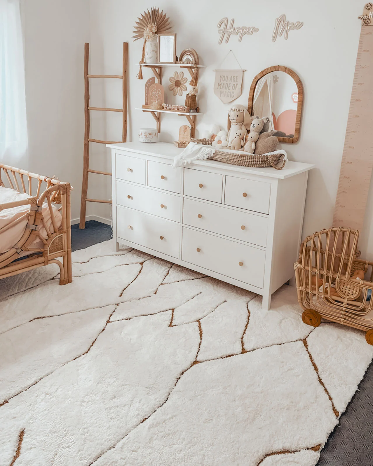 Nyla Cream and Gold Tribal Shag Rug - Image 2