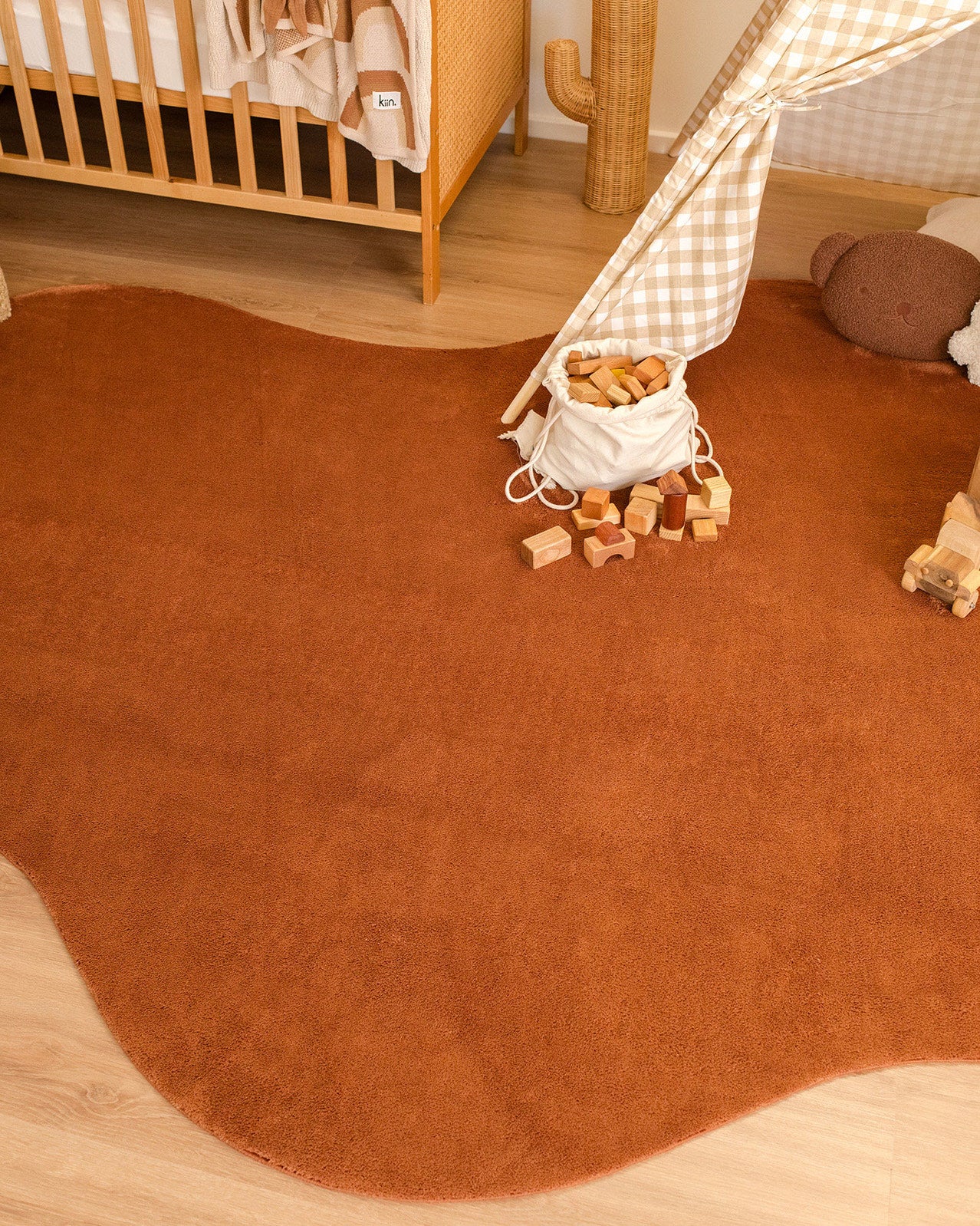 Oluchi Terracotta Brown Irregular Washable Rug - Image 3