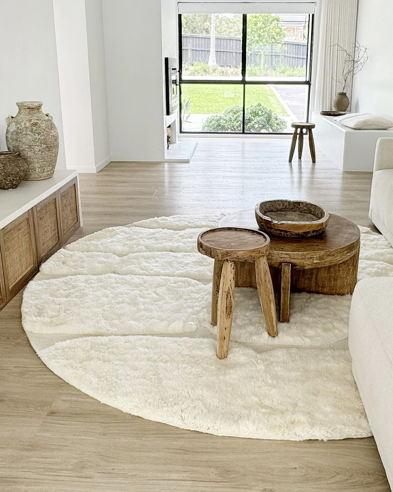 Omaira Ivory Textured Wool Round Rug - Image 2