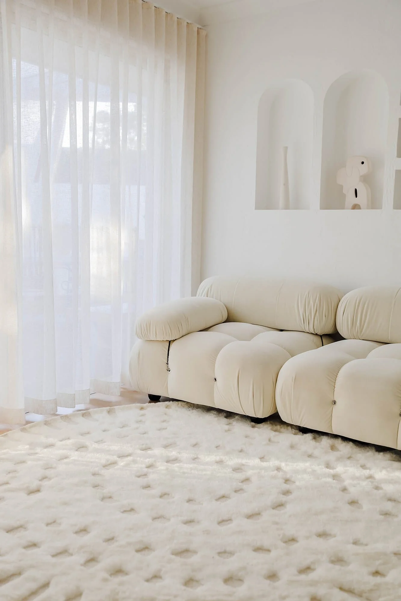 Omega Ivory Abstract Tribal Round Rug - Image 14